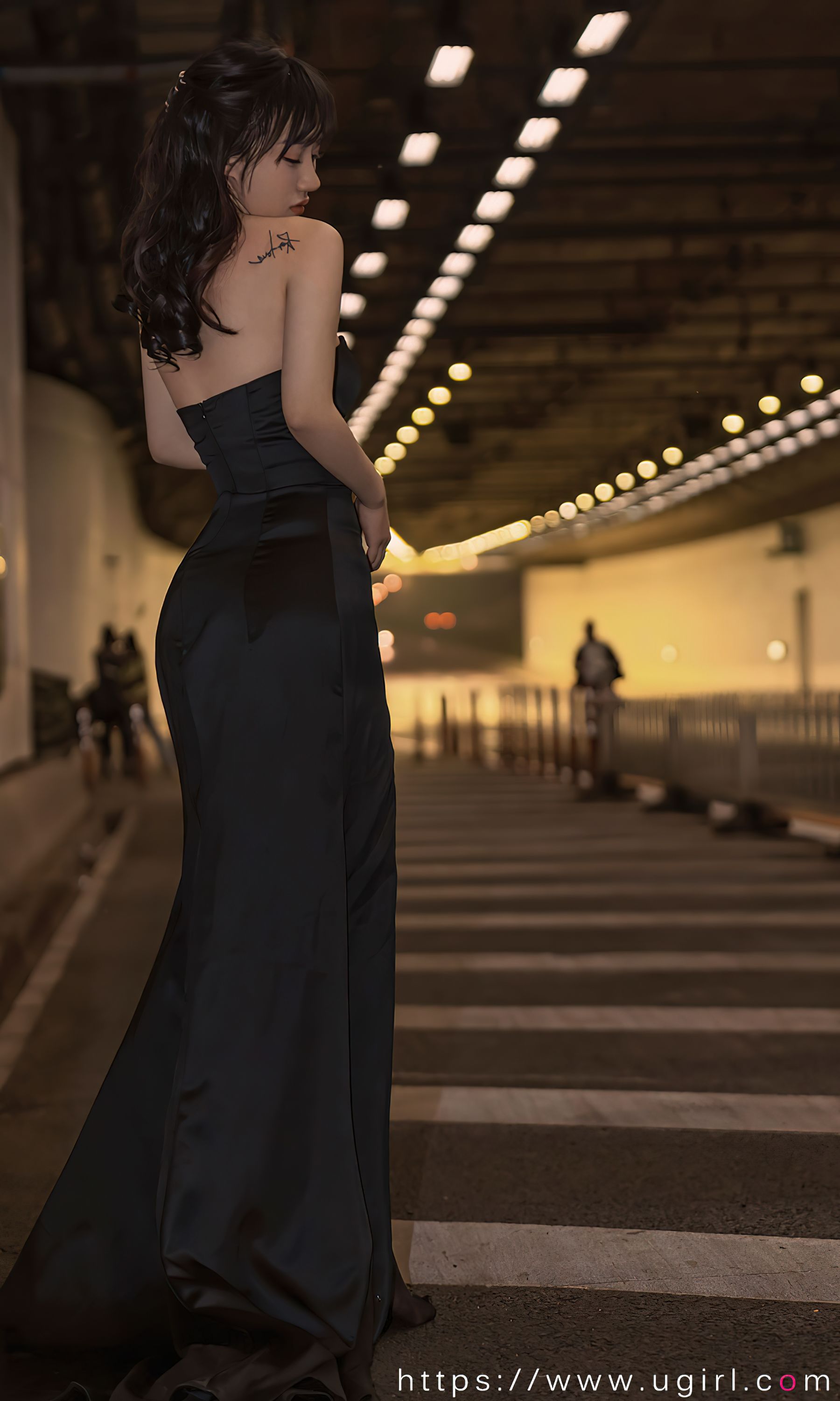 UGirls 爱尤物 No.2349 西门小玉 迷魂隧道 [35P]