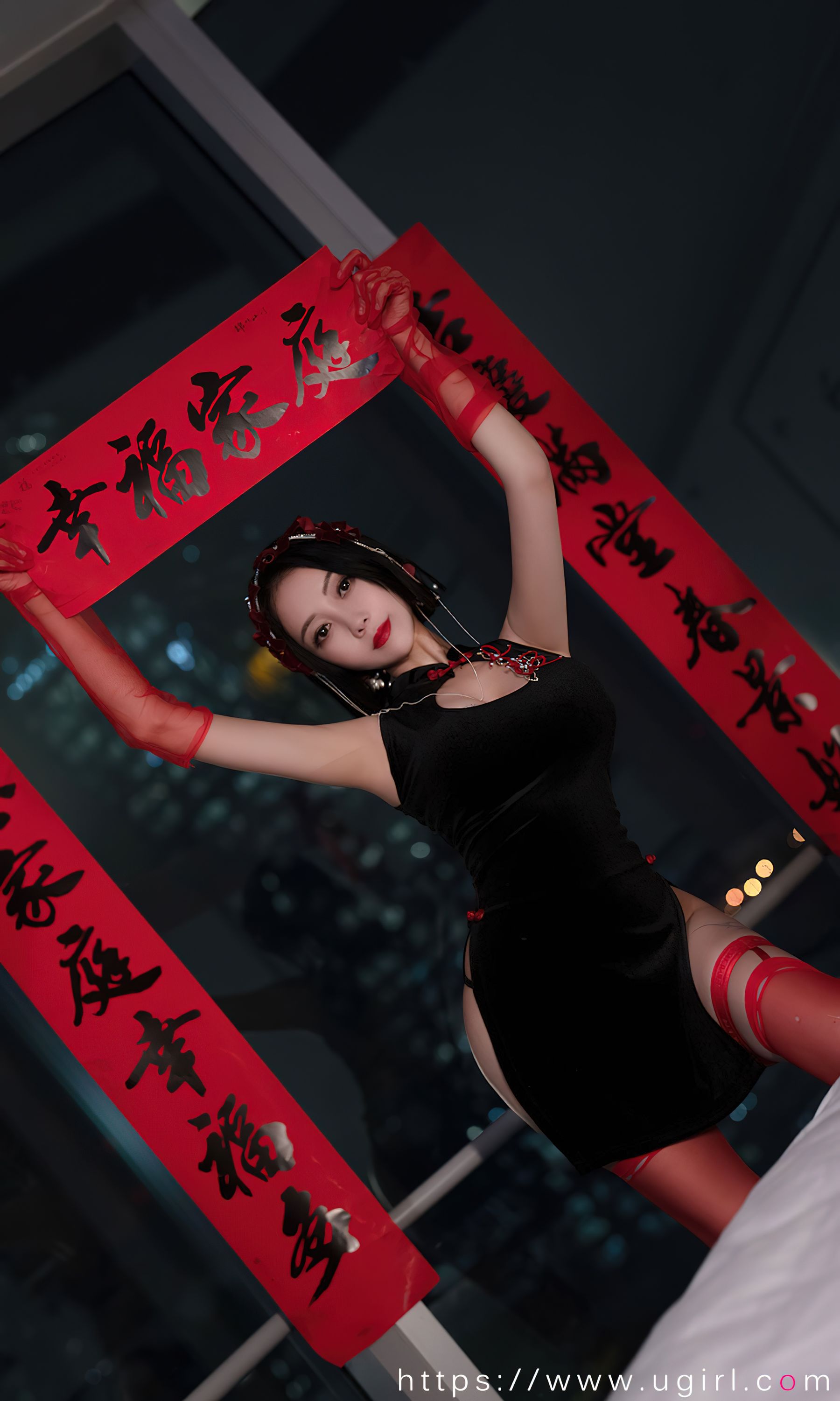 UGirls 爱尤物 No.2500 惹火除夕 果儿Victoria [34P]