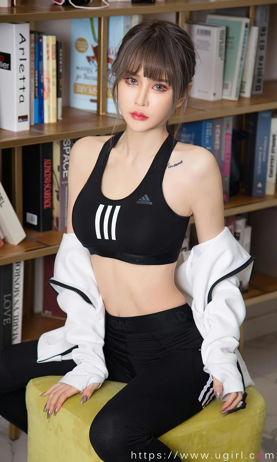 UGirls 爱尤物 No.2597 青树 刹那的绵长 [35P]