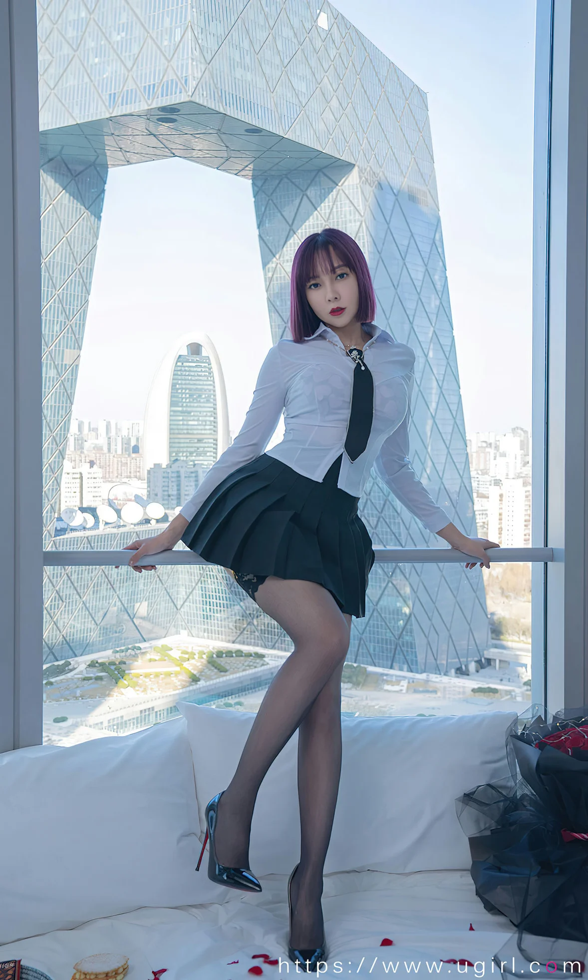 UGirls 爱尤物 No.2615 梦海深处 模特合辑何周周 [35P]