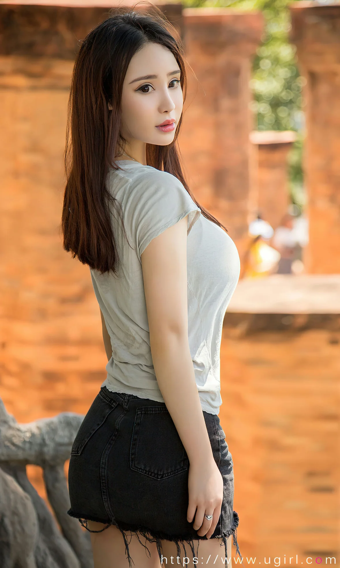 UGirls 爱尤物 No.2616 梦海深处 模特合辑何周周 [35P]