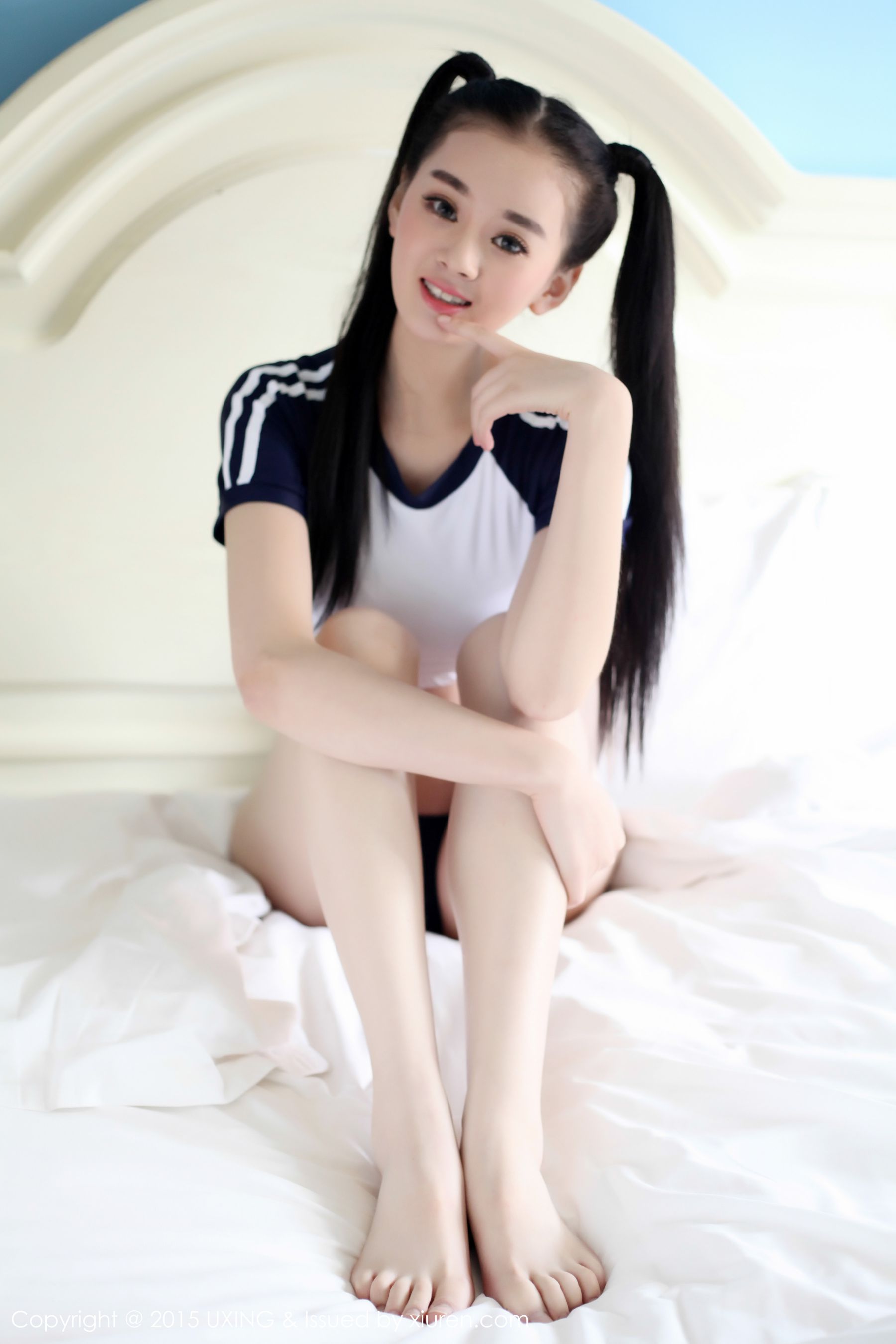 温馨baby – 极品美少女校服系列 UXING优星馆 Vol.027 写真集 [44P]