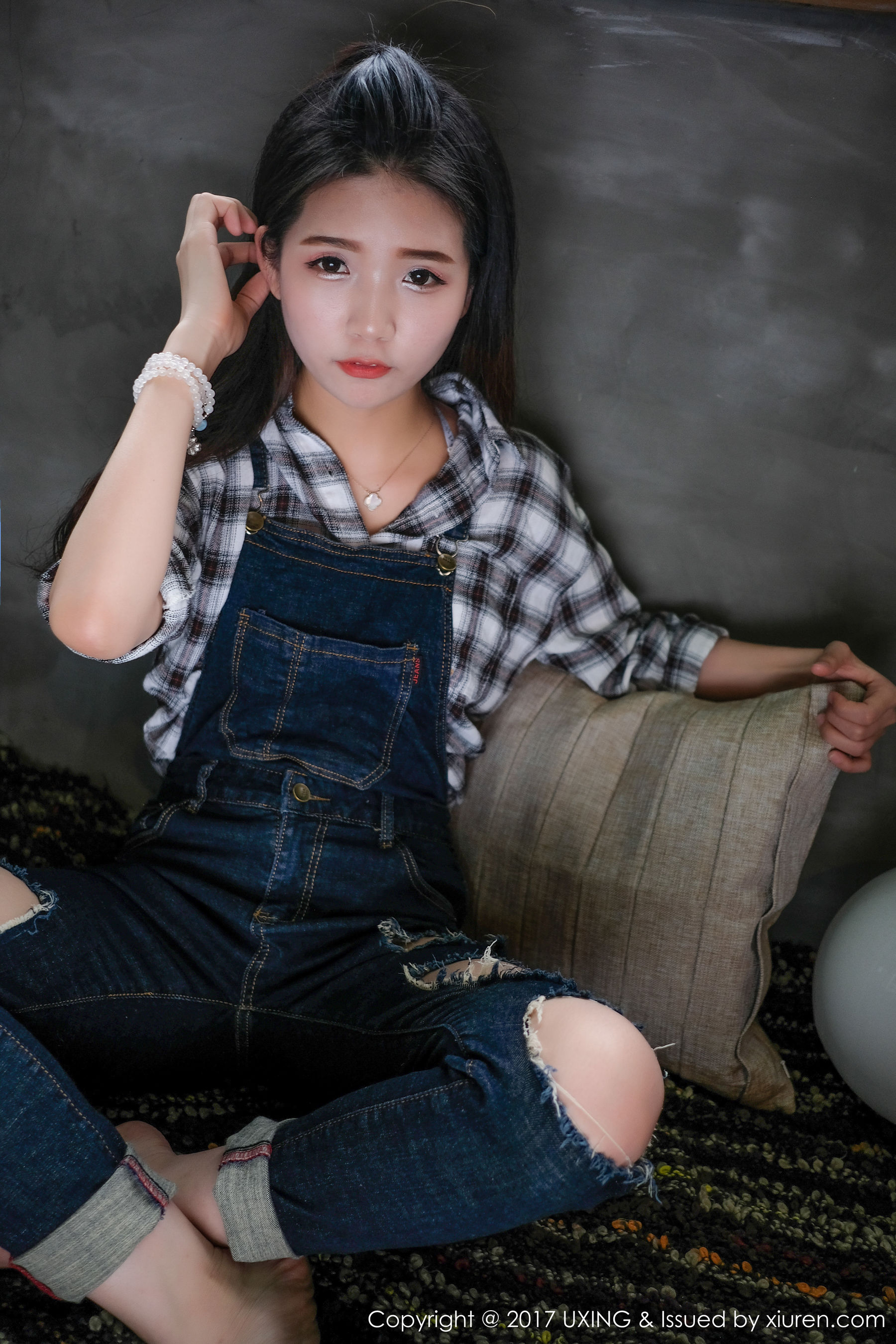 可爱的小叶子《清纯甜美可人的萝莉》 优星馆UXING VOL.044 [36P]