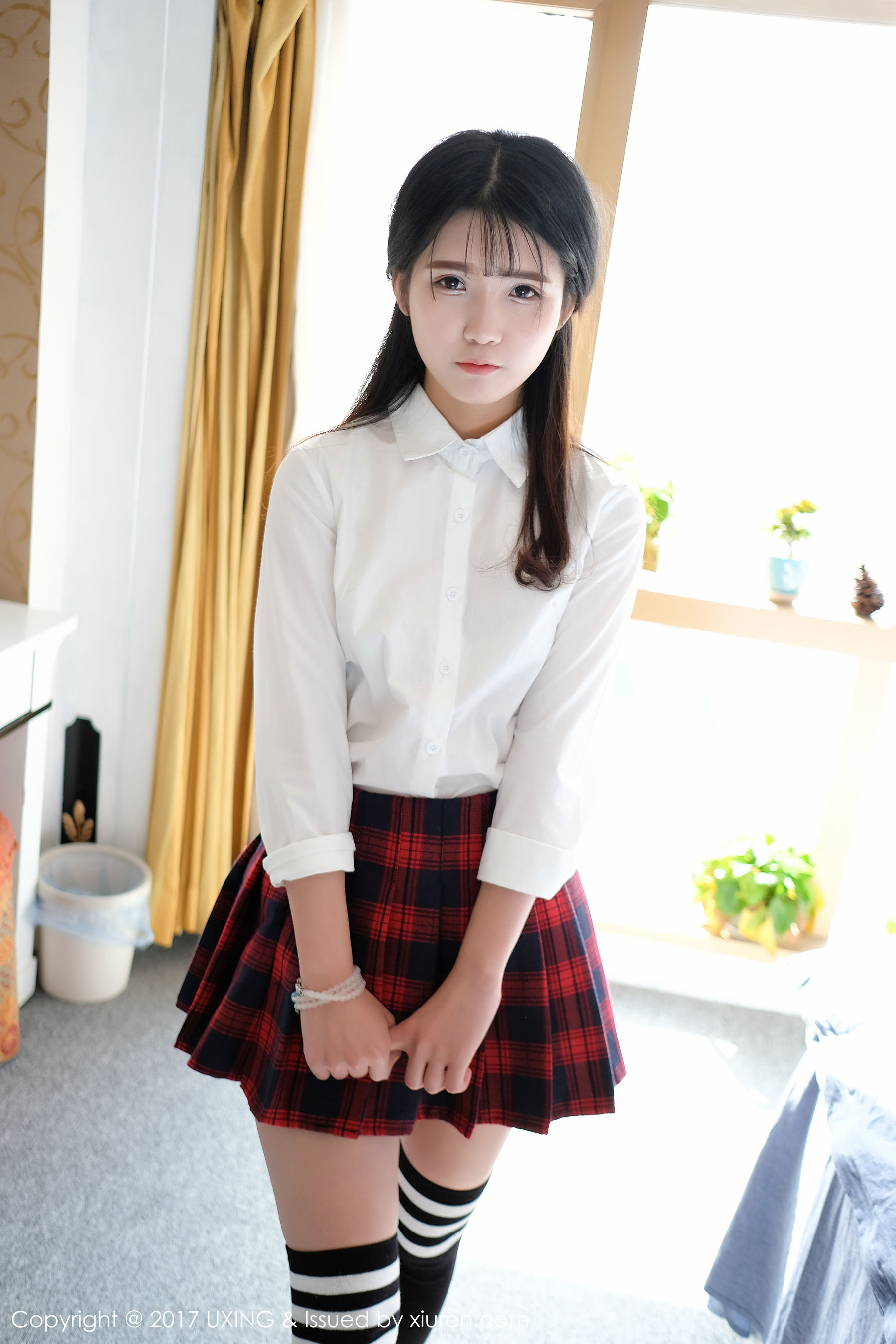 可爱的小叶子《衬衫学生装+蕾丝内衣装扮》 优星馆UXING VOL.046 [50P]