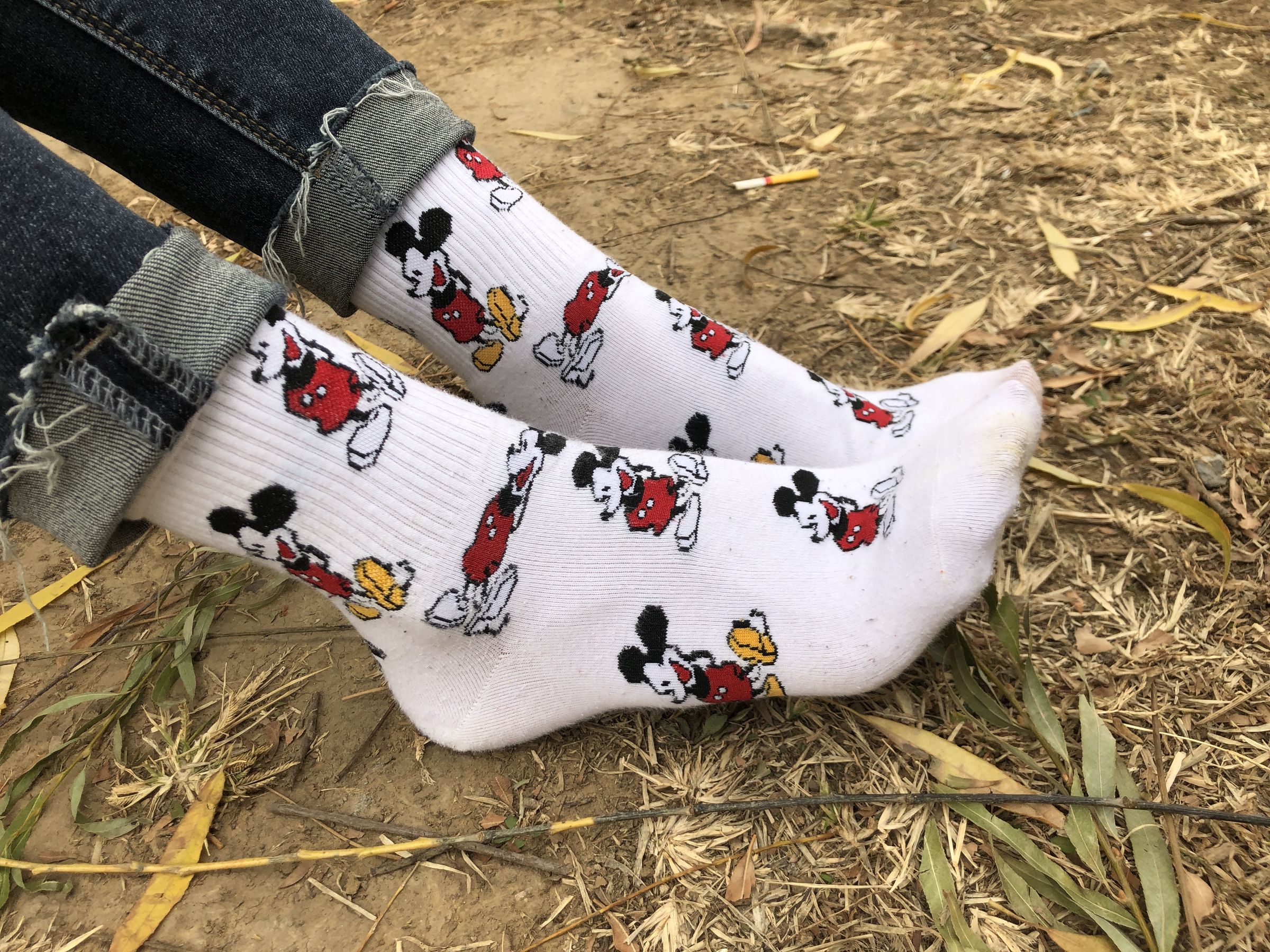 安乔乔儿(Nia乔乔) No.010 红甲裸足 [129P]