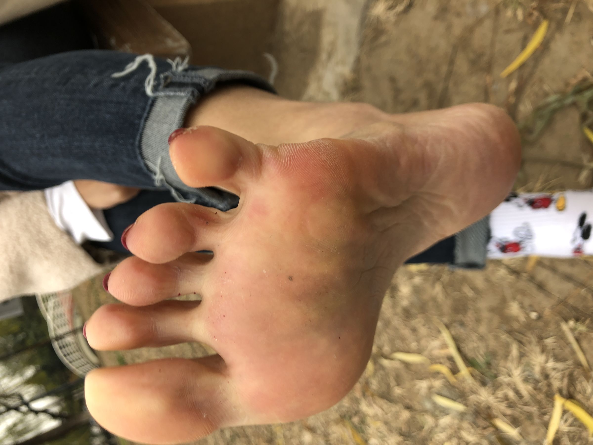 安乔乔儿(Nia乔乔) No.010 红甲裸足 [129P]