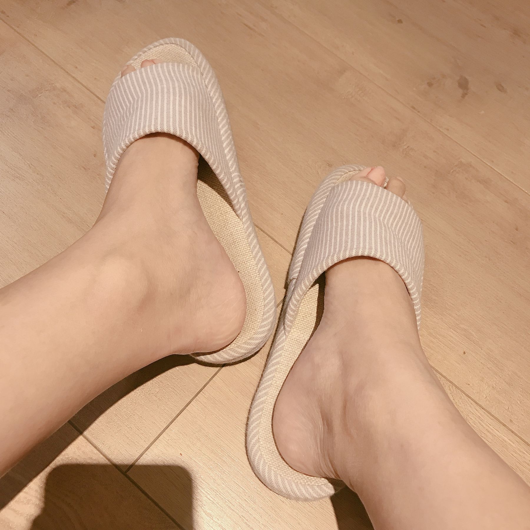 安乔乔儿(Nia乔乔) No.001 牛奶洗脚 [102P]