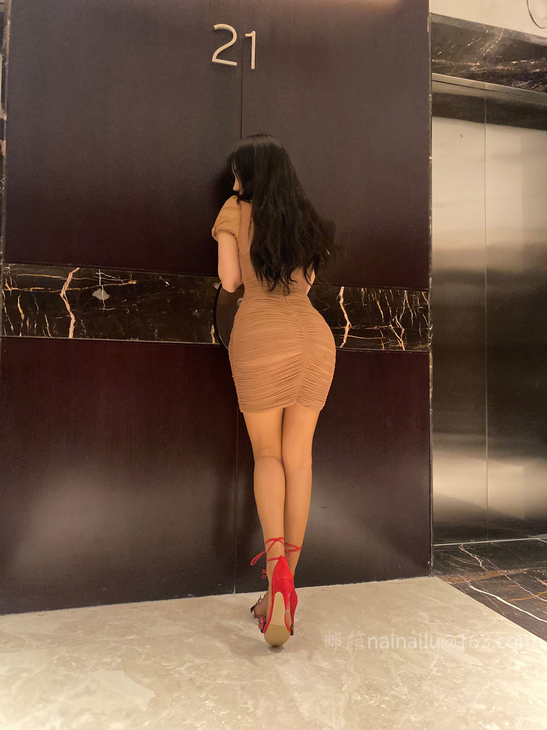 安乔乔儿(Nia乔乔) No.033 包臀裙肉丝 [91P]