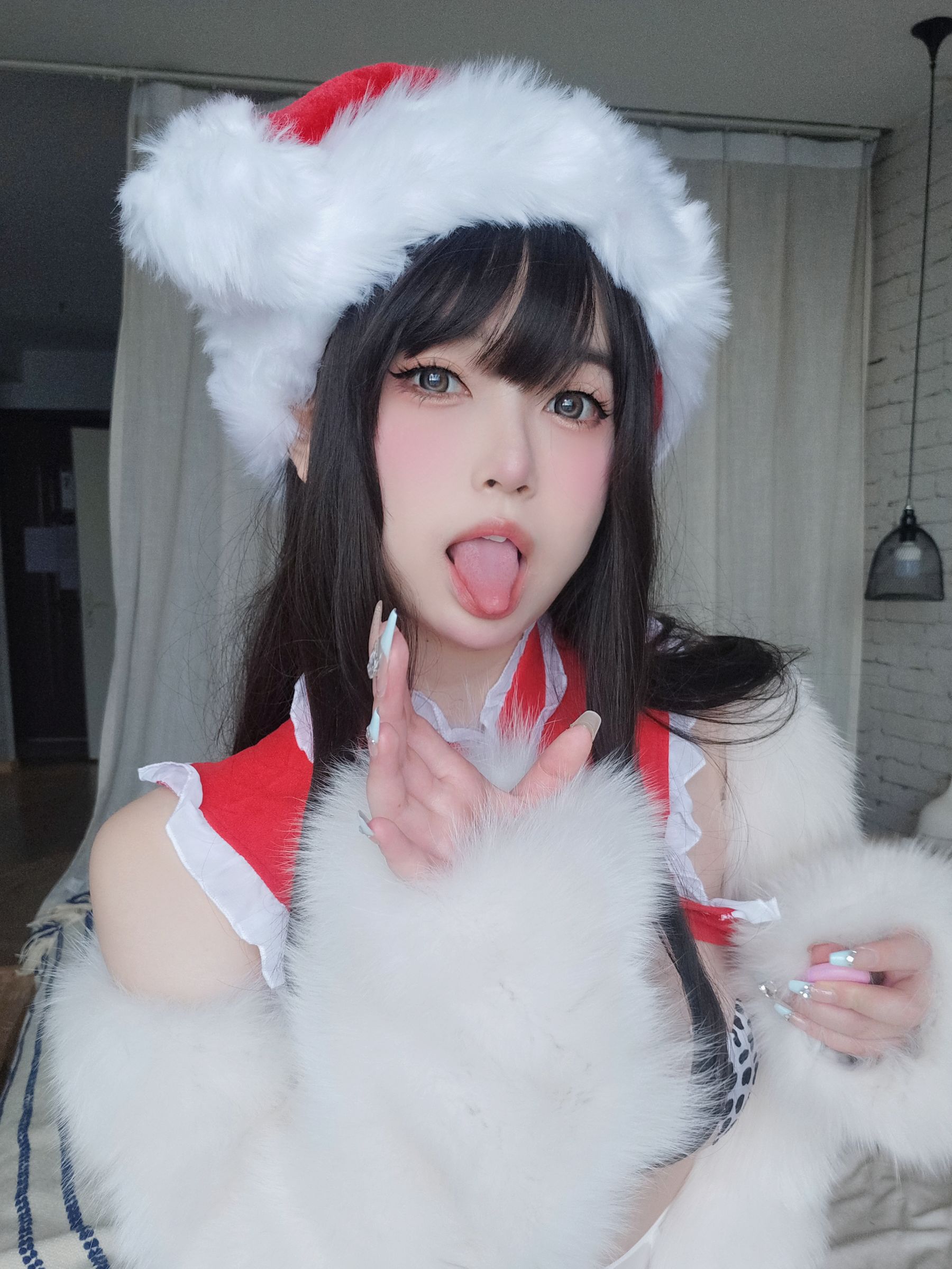 女主K – 圣诞特辑 [71P]