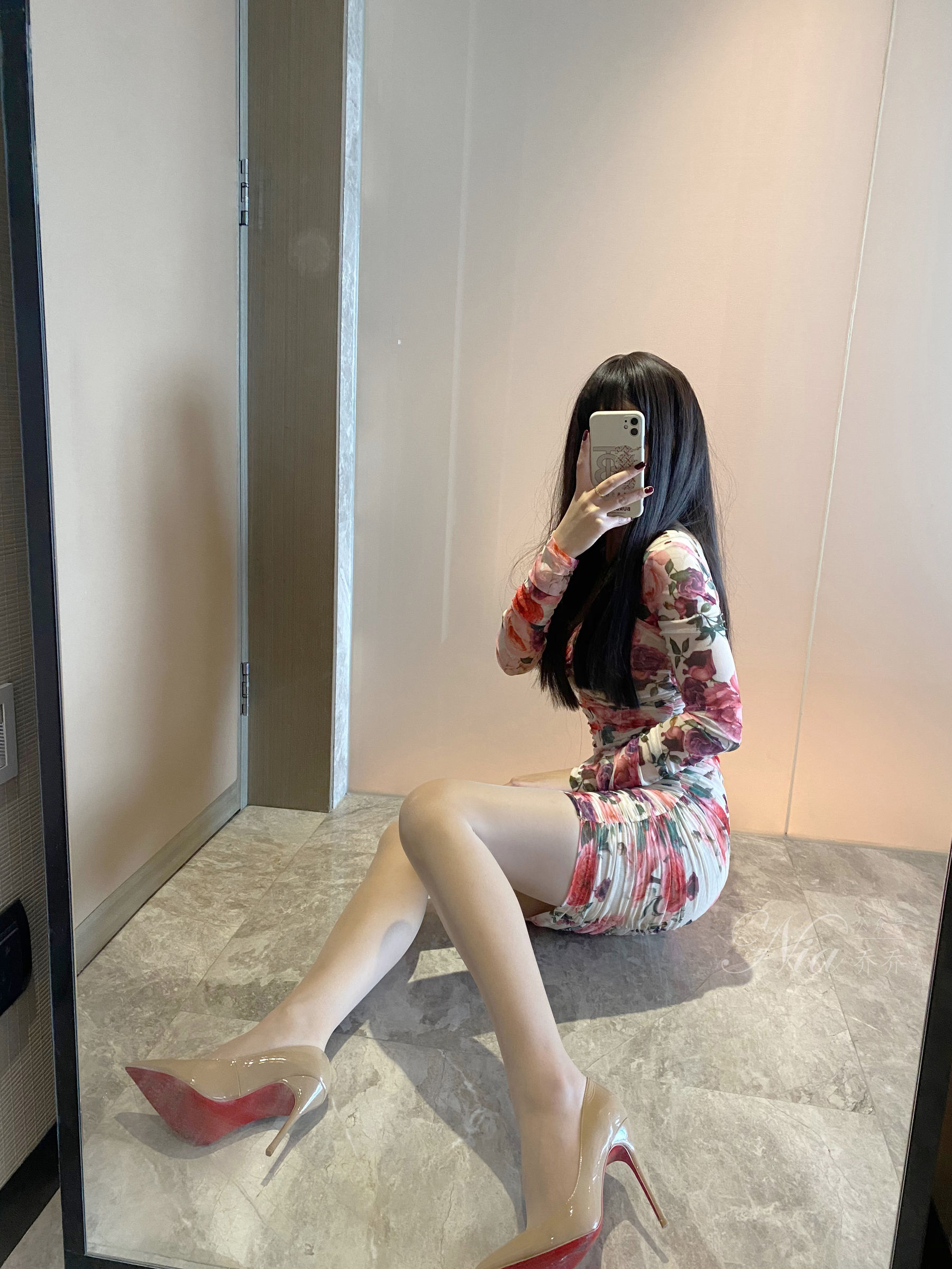 安乔乔儿(Nia乔乔) No.030 温柔少妇风 [90P]