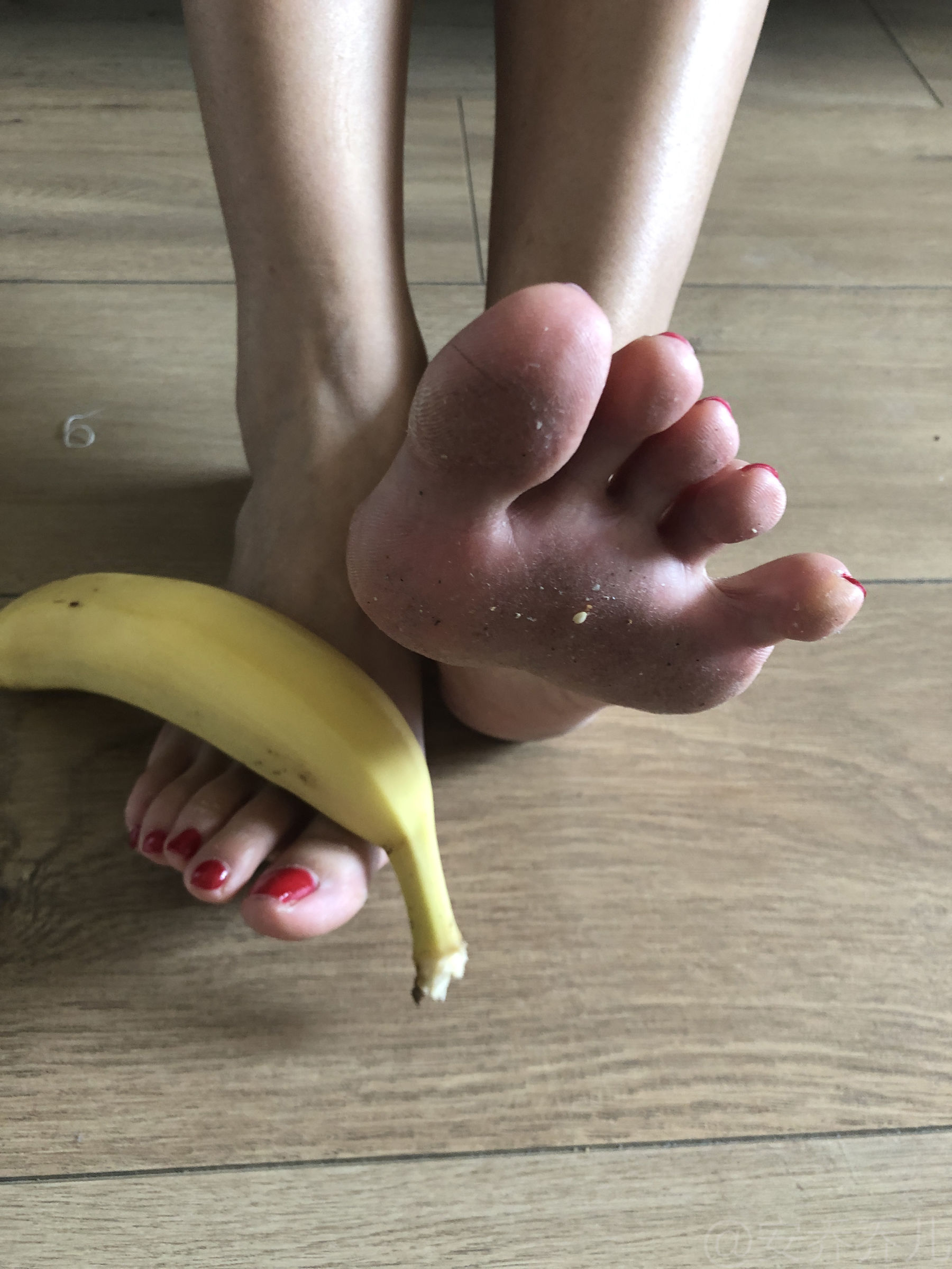 安乔乔儿(Nia乔乔) No.009 踩香蕉 [134P]