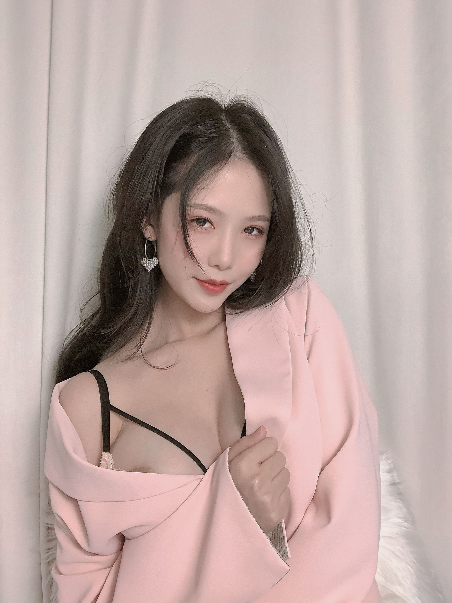 抖娘-利世图集 – 粉色西装 [23P]