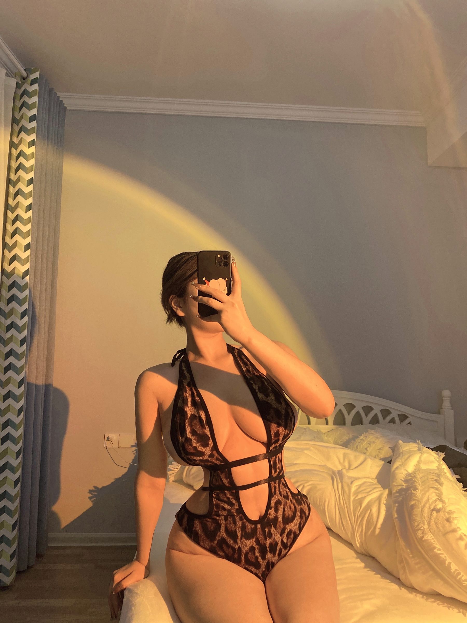 俏妞 – 丝袜长腿翘臀，微密圈合集 [306P]