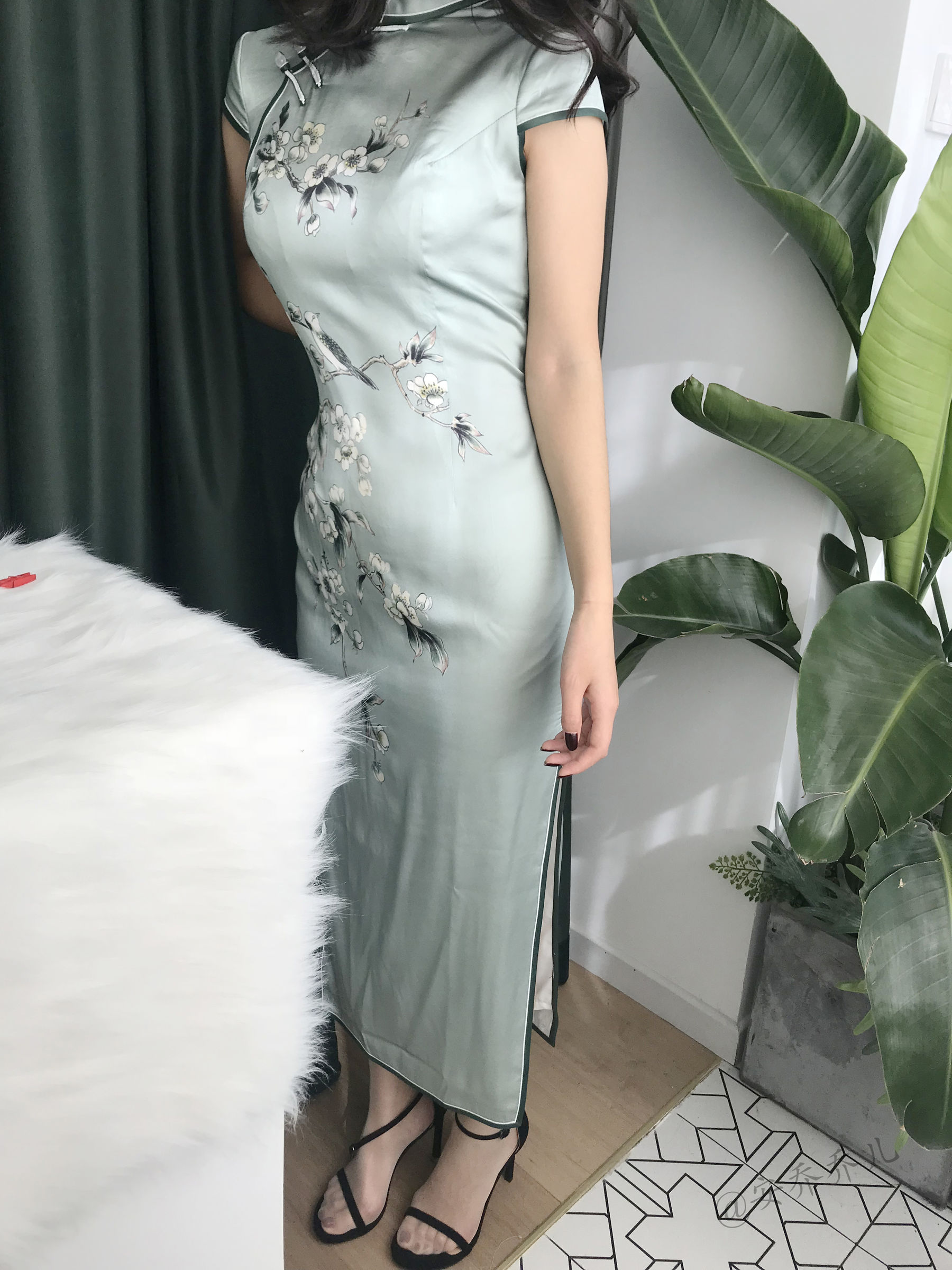 安乔乔儿(Nia乔乔) No.017 安乔乔儿 黑丝旗袍 [110P]