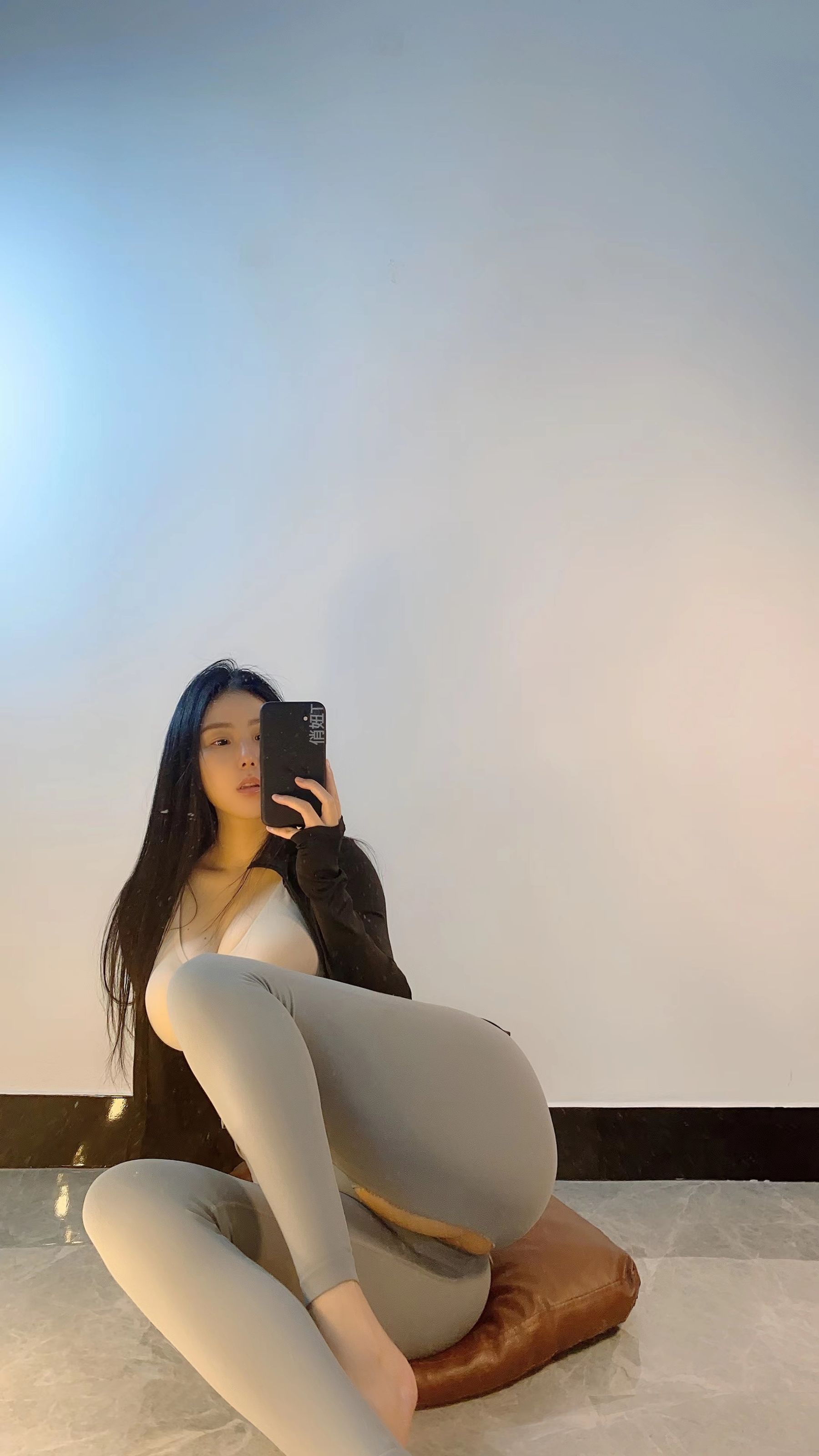 俏妞qiaoniuTT – 满屏怼脸 [10P]