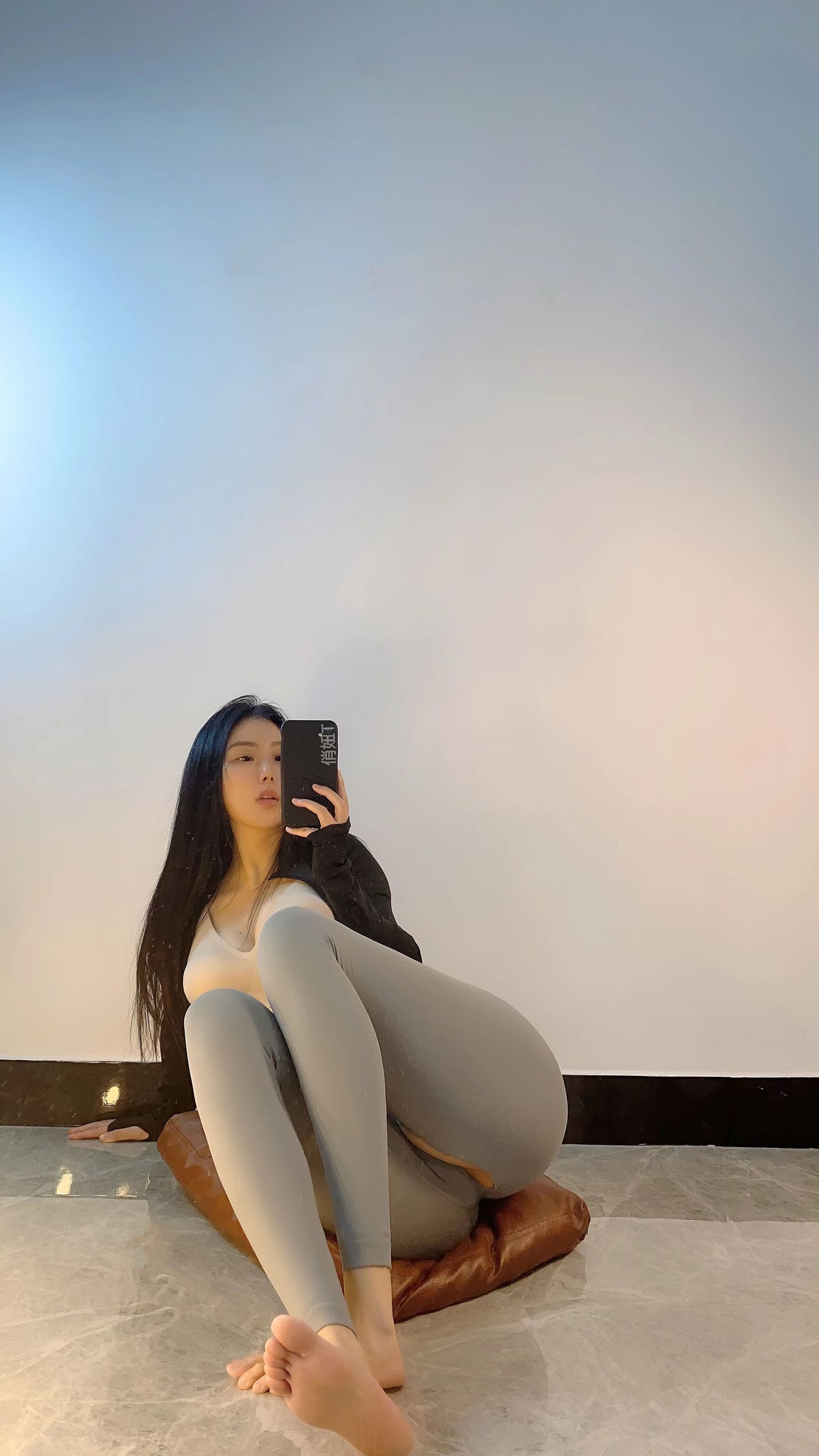 俏妞qiaoniuTT – 满屏怼脸 [10P]