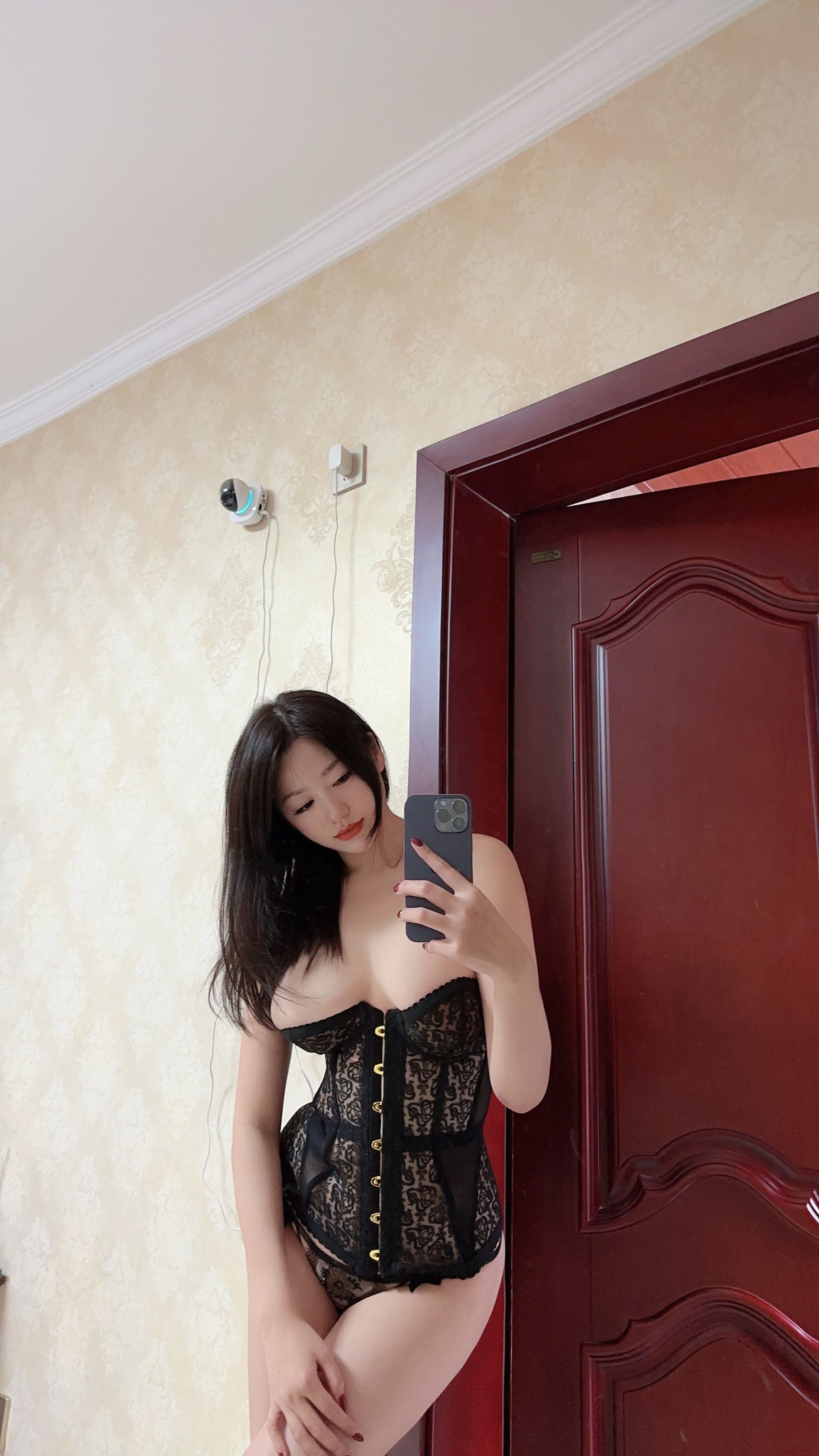 雪怡妹纸 – 呼之欲出 [12P]