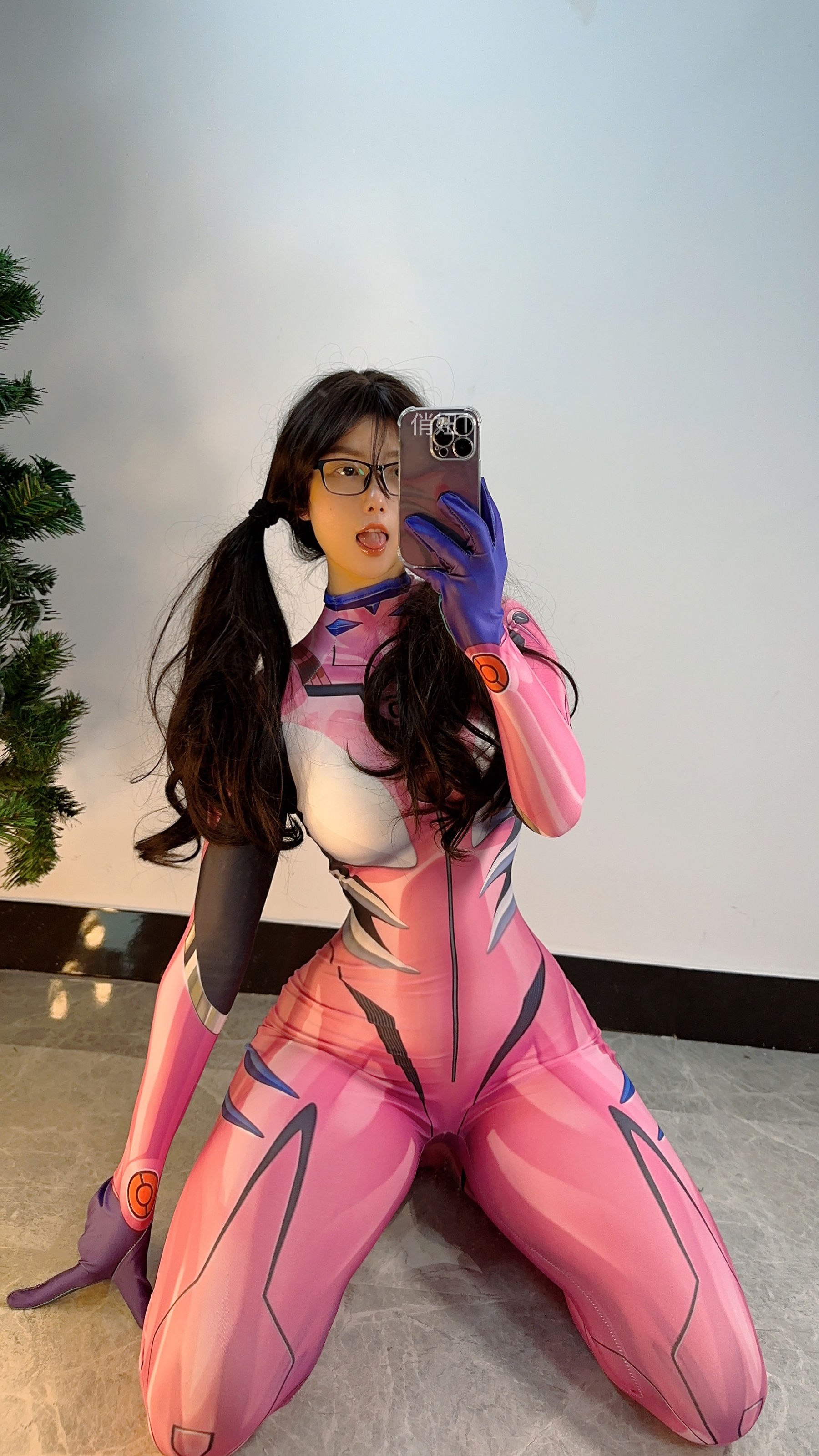 俏妞qiaoniuTT – 紧身连体 [12P]