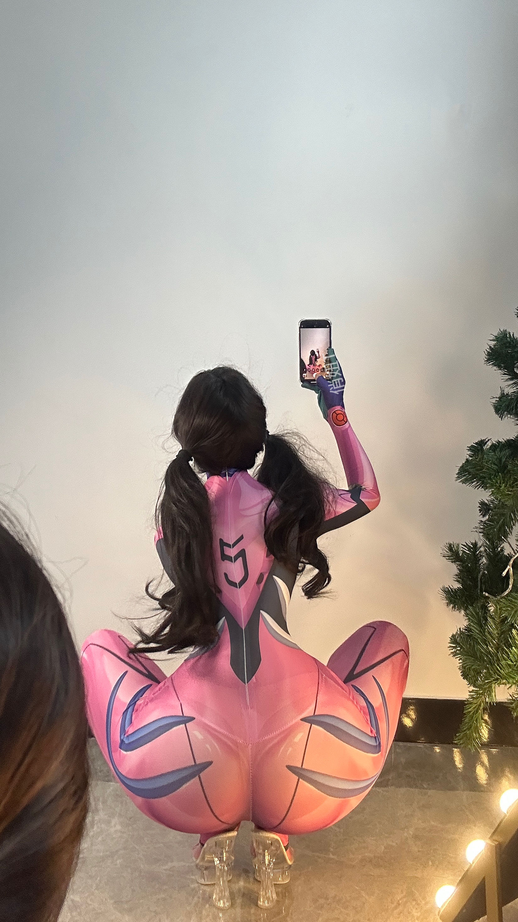 俏妞qiaoniuTT – 紧身连体 [12P]