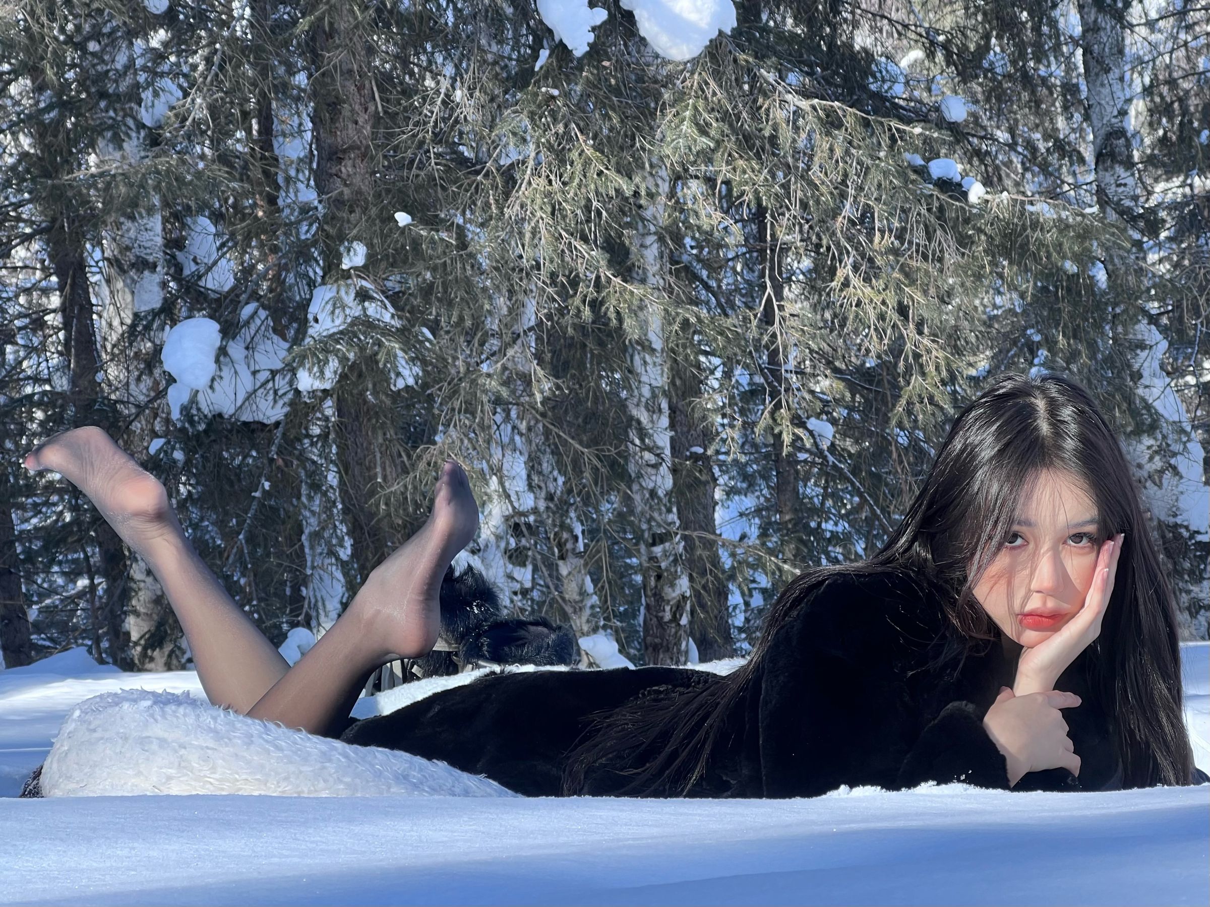 媛媛酱SAYUKI – 皮草 黑丝 [15P]