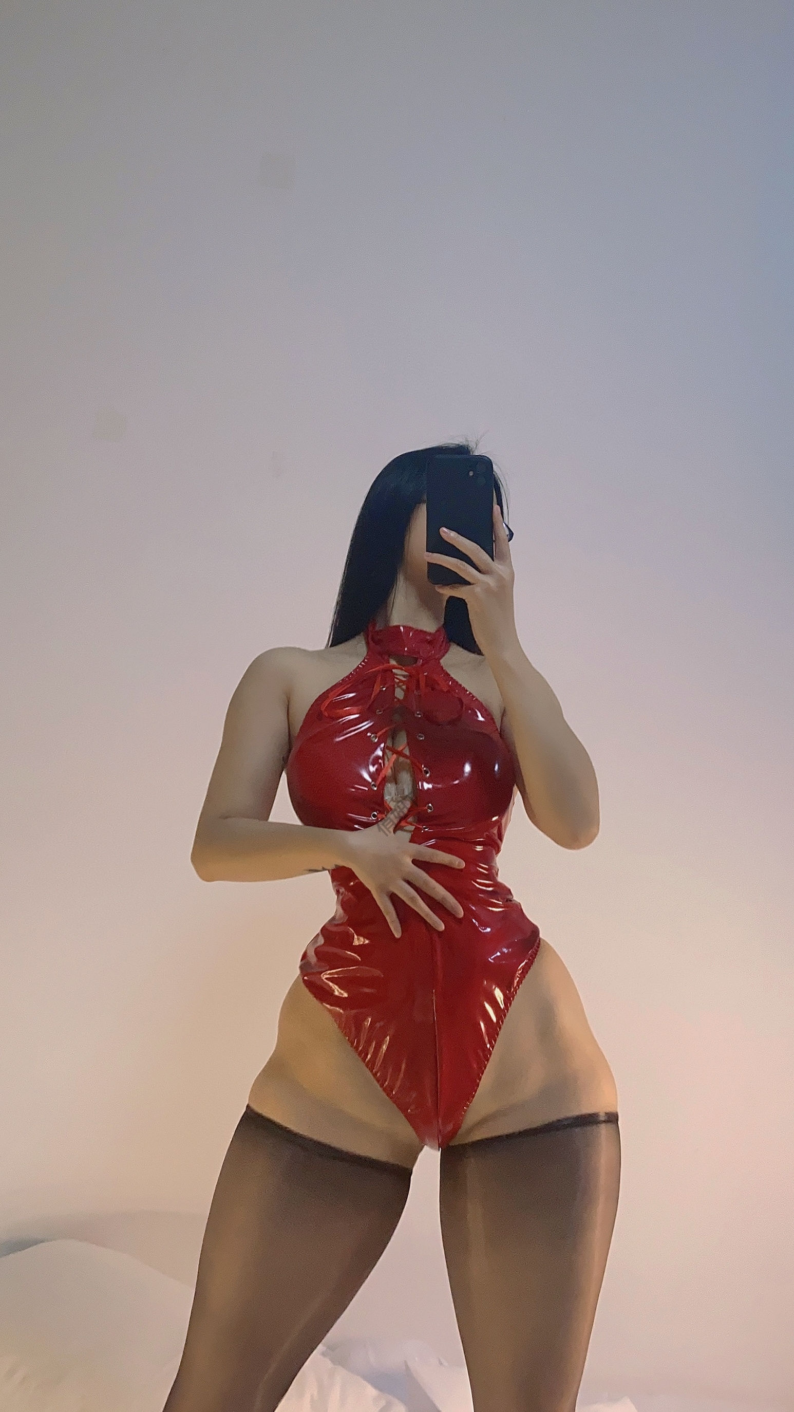 俏妞qiaoniuTT – 红色皮衣 [33P]