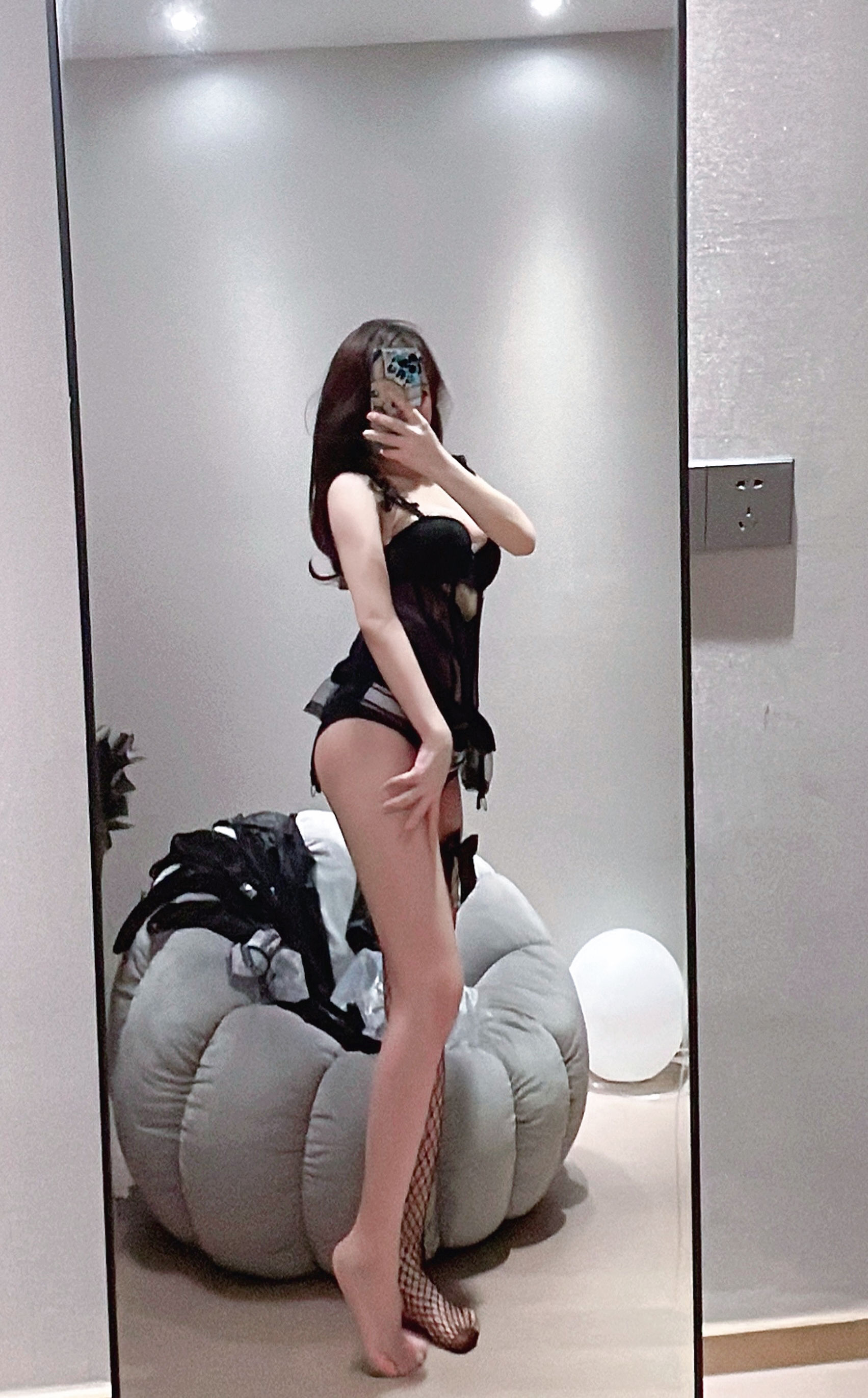 奔跑的晶骡儿 – 苗条身材 [18P]