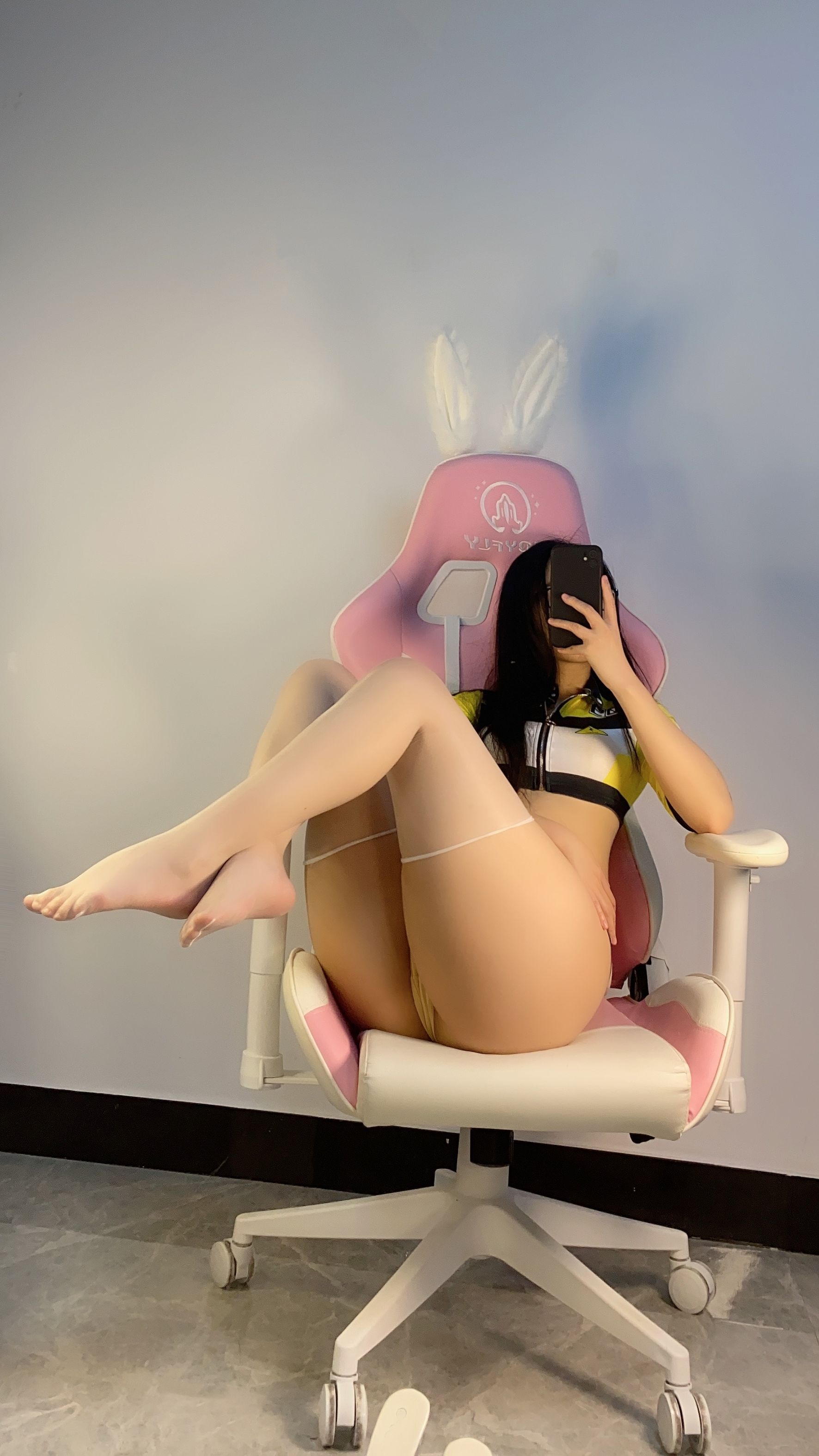 俏妞qiaoniuTT – 飙车选手 [18P]