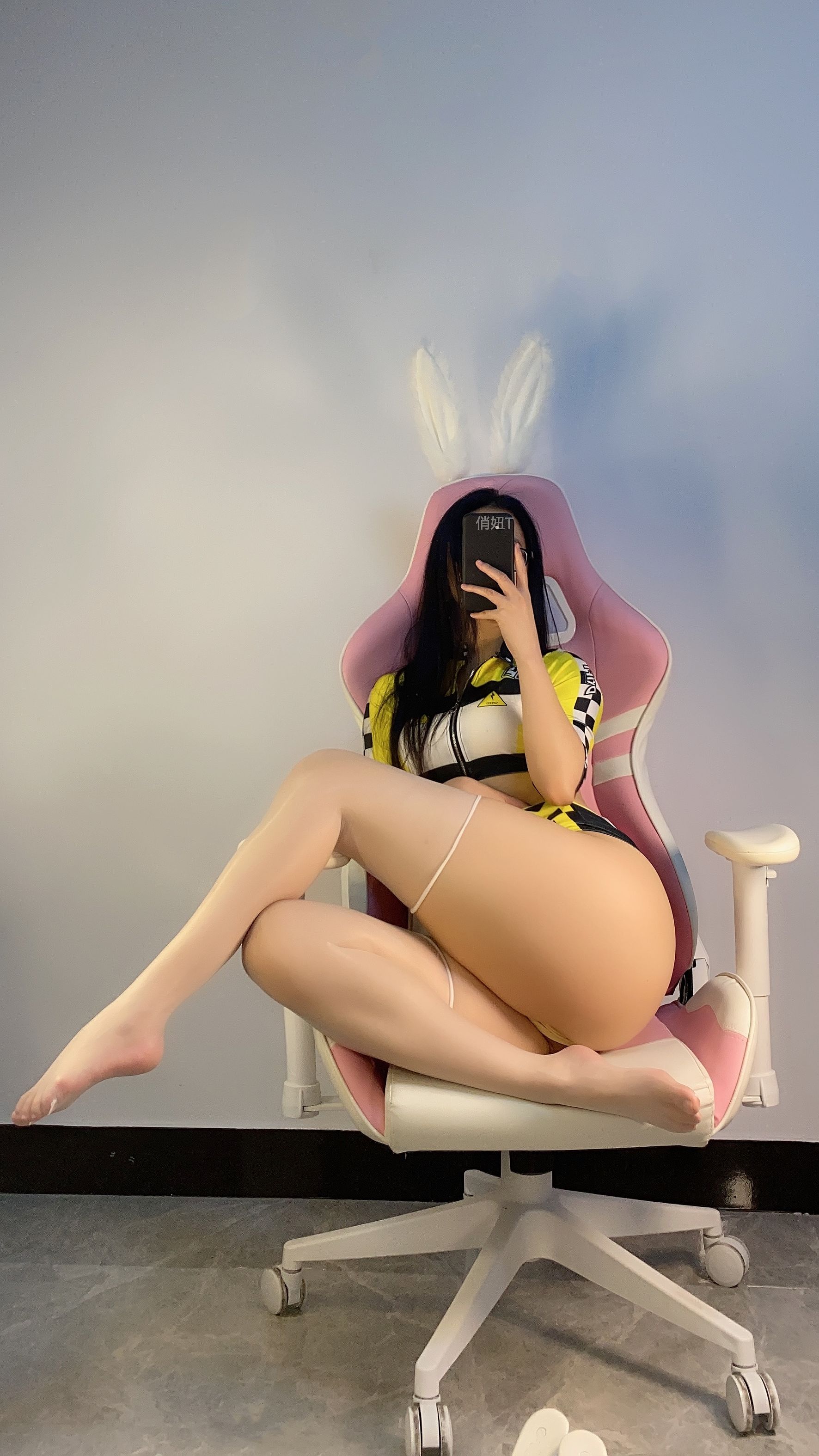 俏妞qiaoniuTT – 飙车选手 [18P]