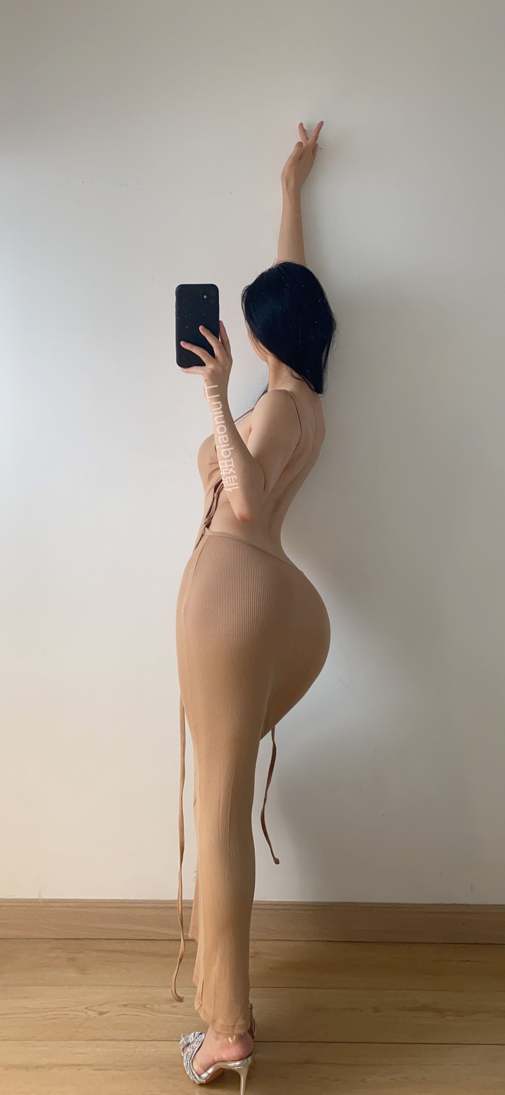 俏妞qiaoniuTT – 露背连衣裙 [10P]