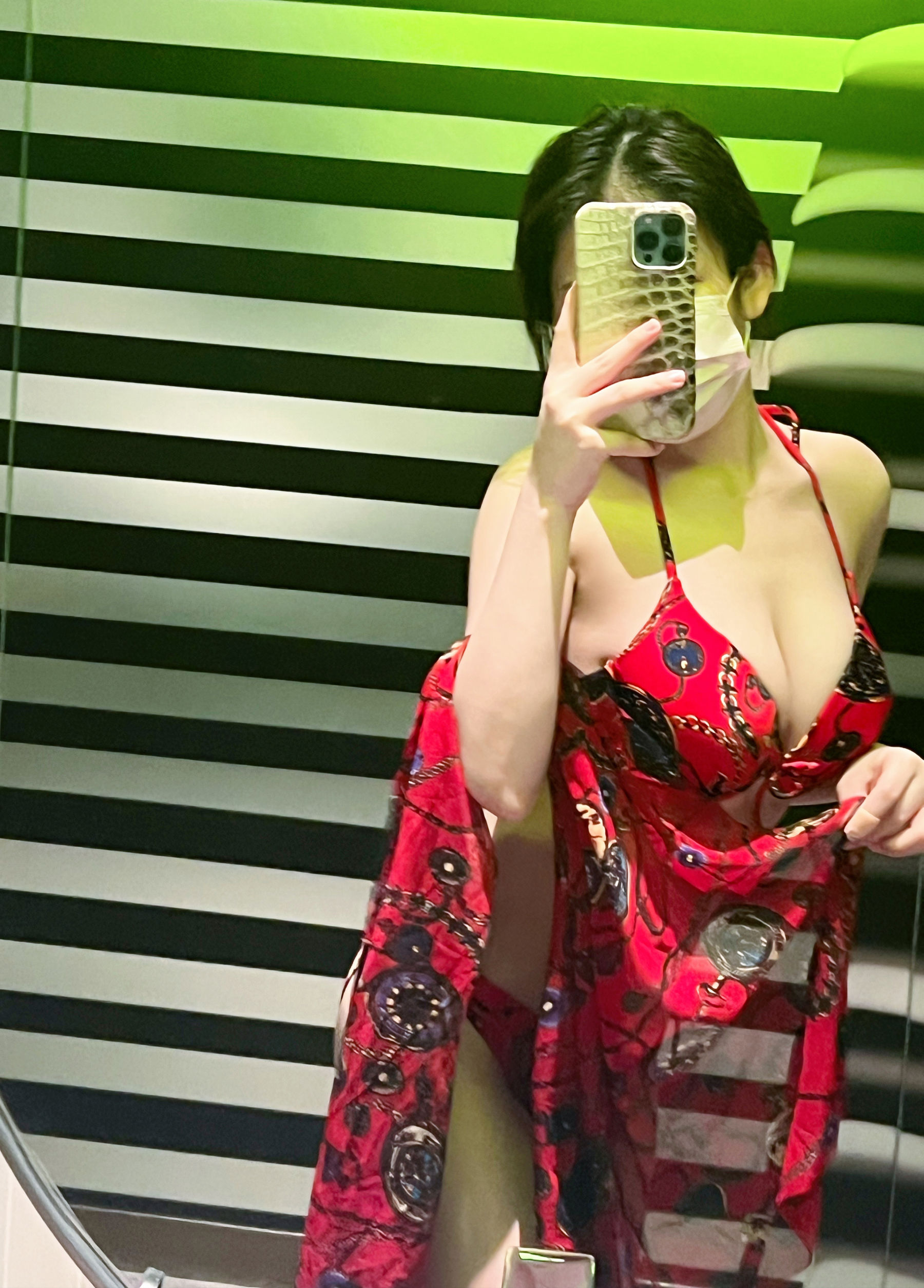 奔跑的晶骡儿 – 红色内衣 [39P]