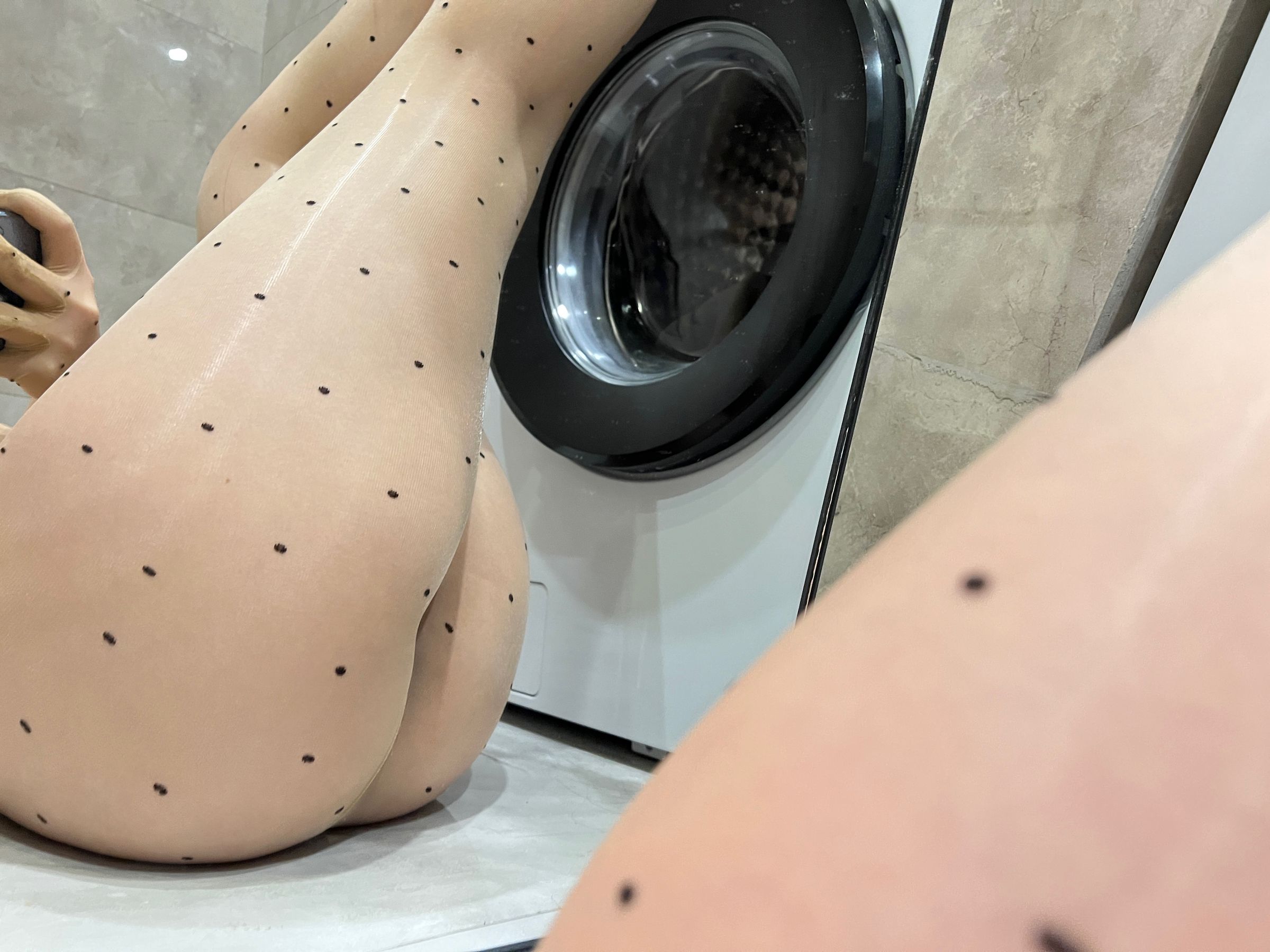 120斤的小王同学 – 浴室#装 [20P]