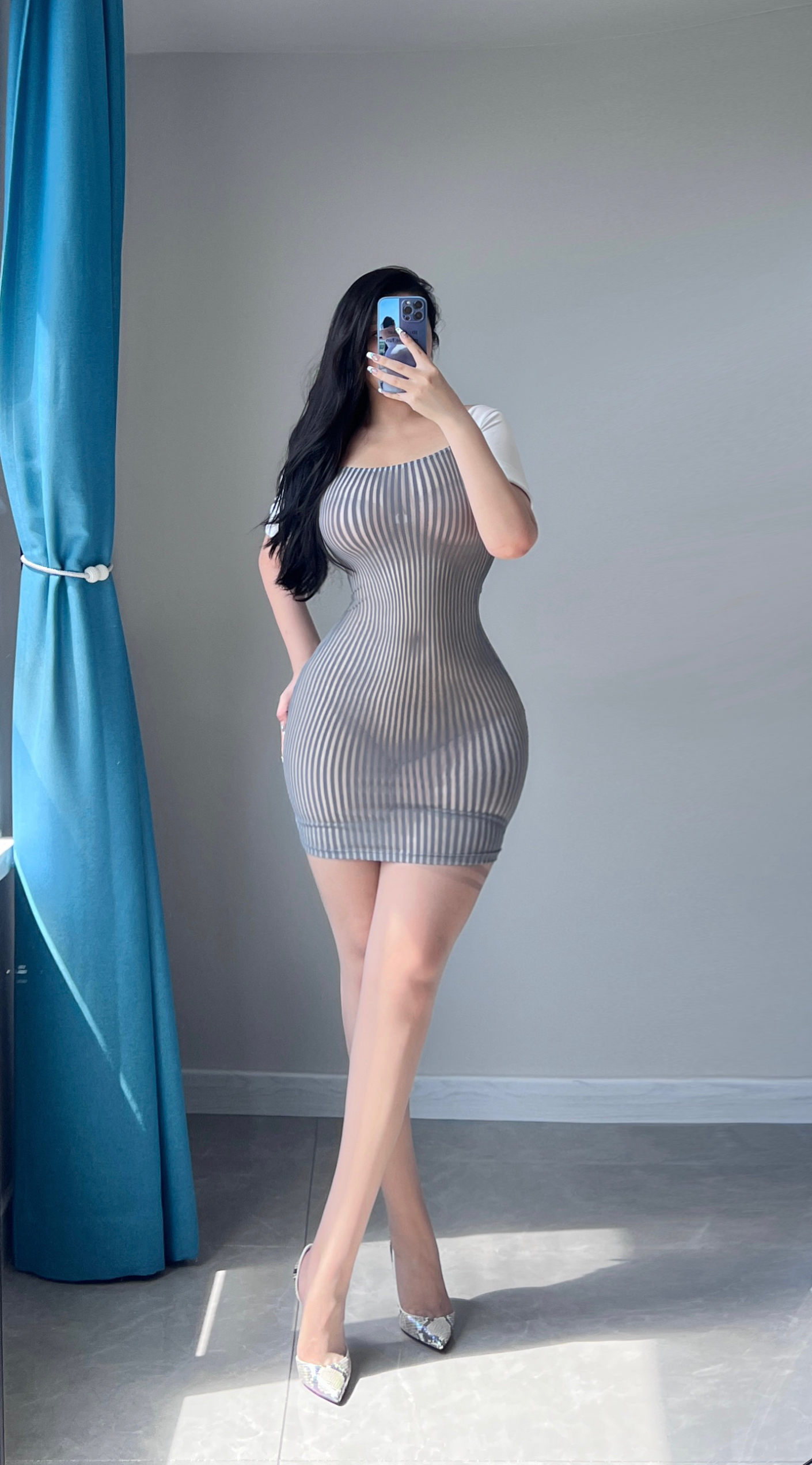 120斤的小王同学 – 职业装 [17P]