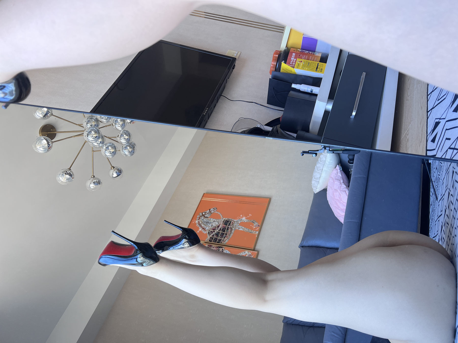 120斤的小王同学 – 黑丝开叉 [47P]