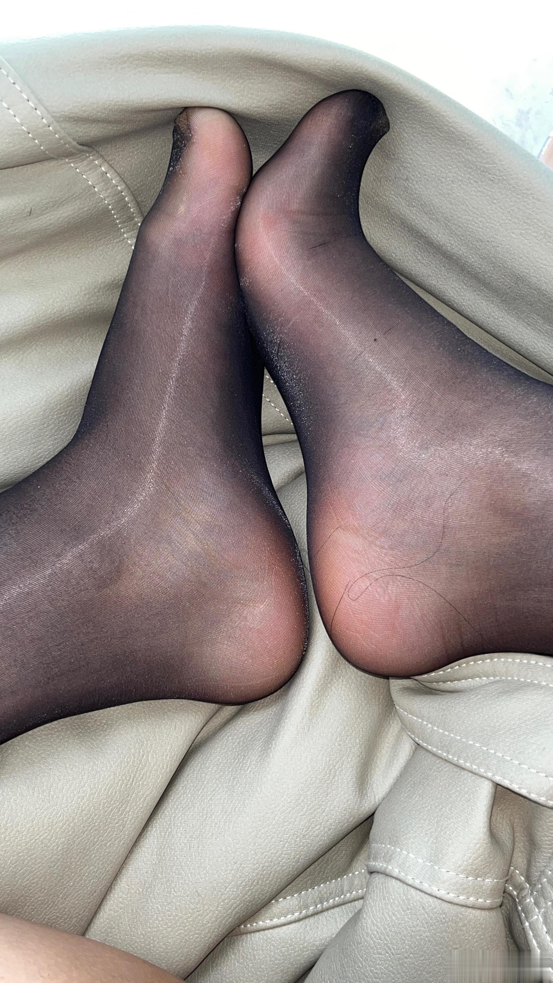 猪饲料 – 黑色女仆装 [24P]