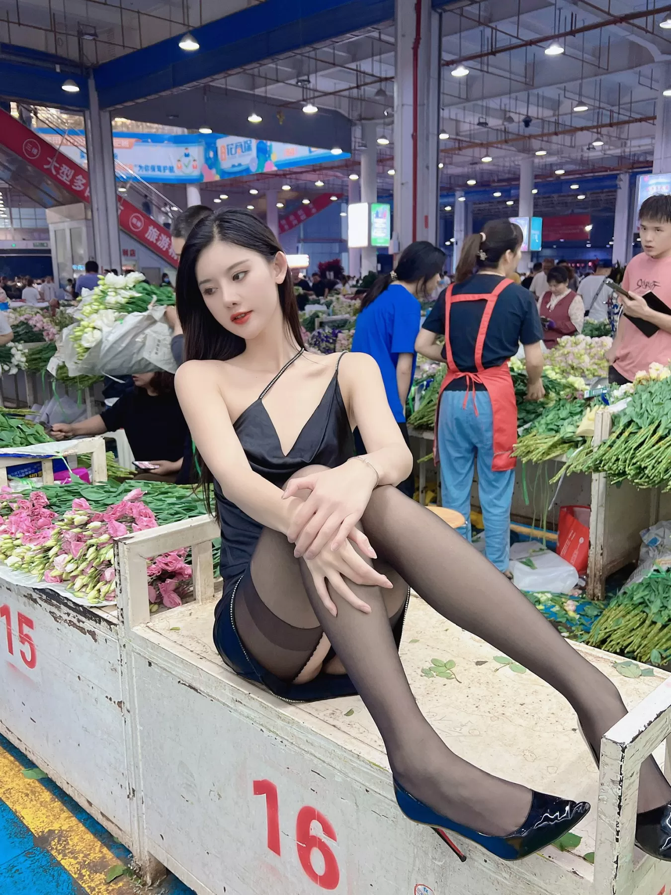 就是阿朱啊 – 微密圈私拍流出图集8 [25P]