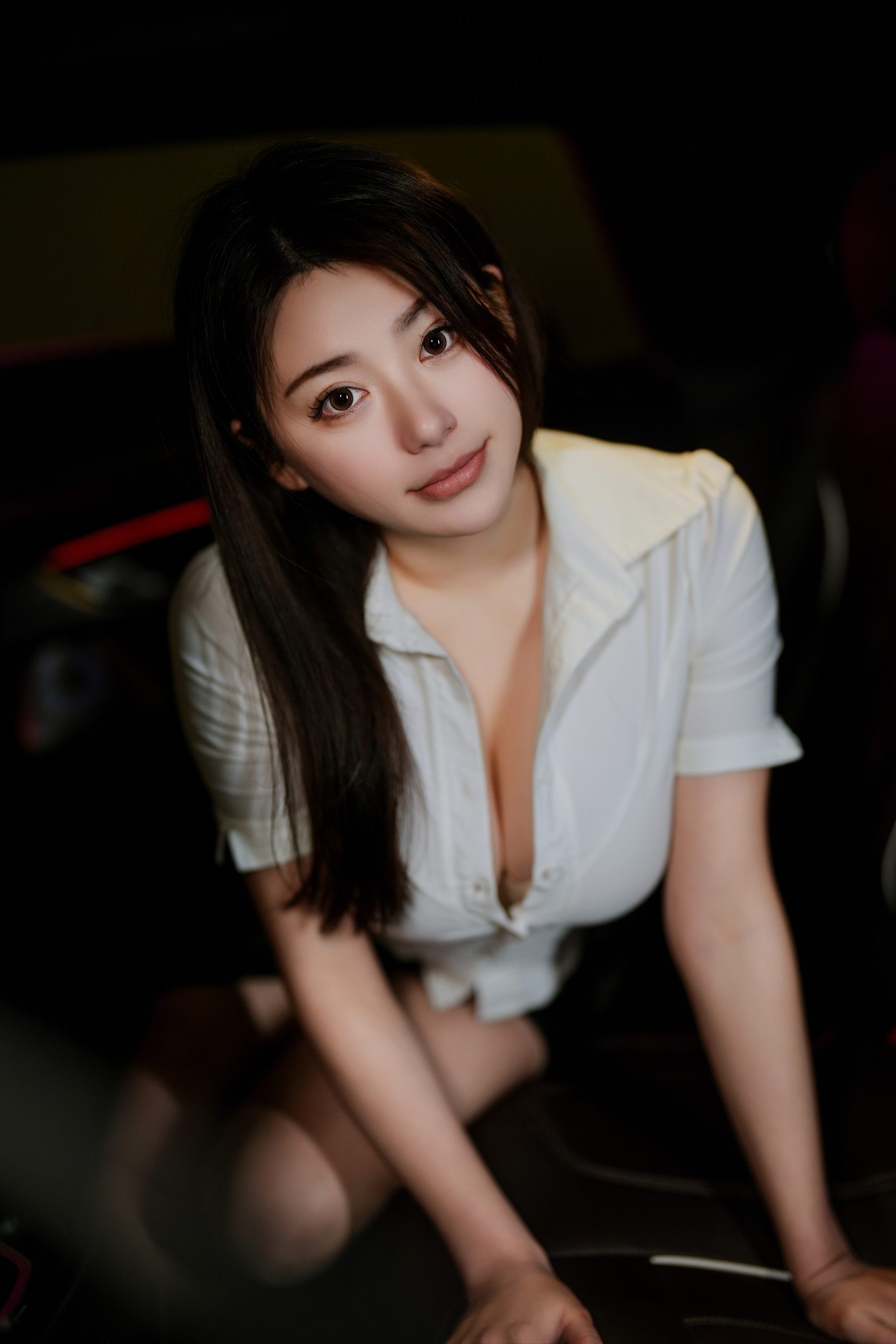 奶宝妹纸 – 随车小秘书 [27P]