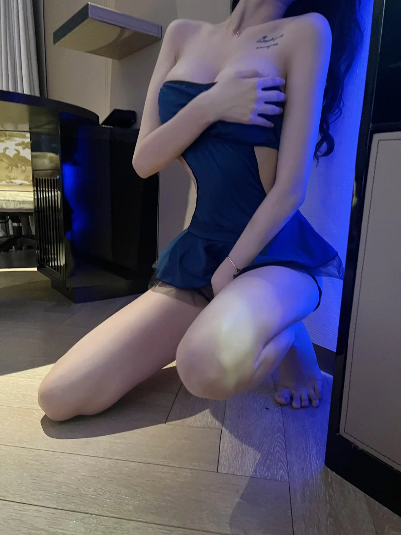 葛征 – 情趣连衣裙 [24P]