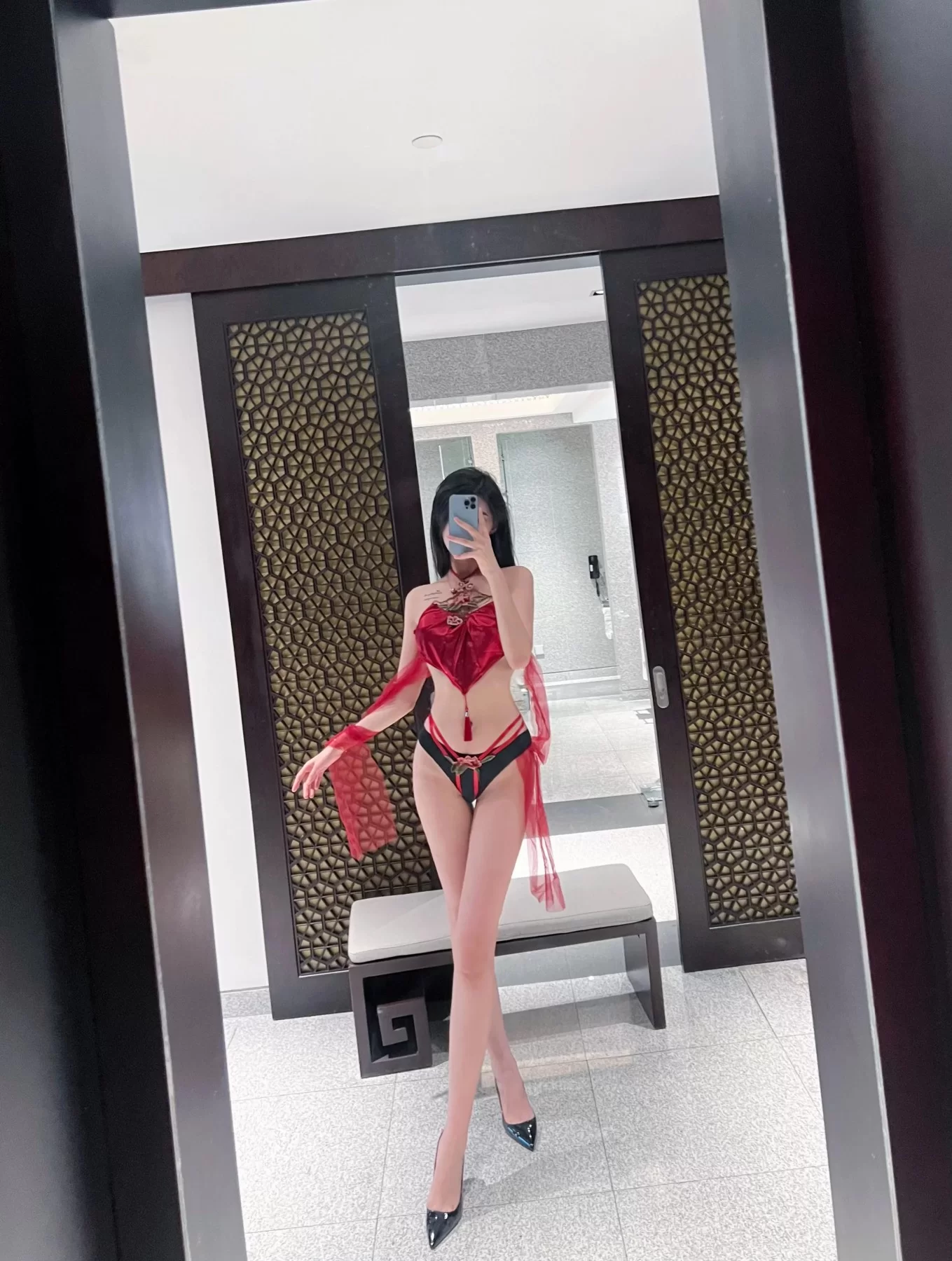 葛征 – 红色肚兜 [16P]