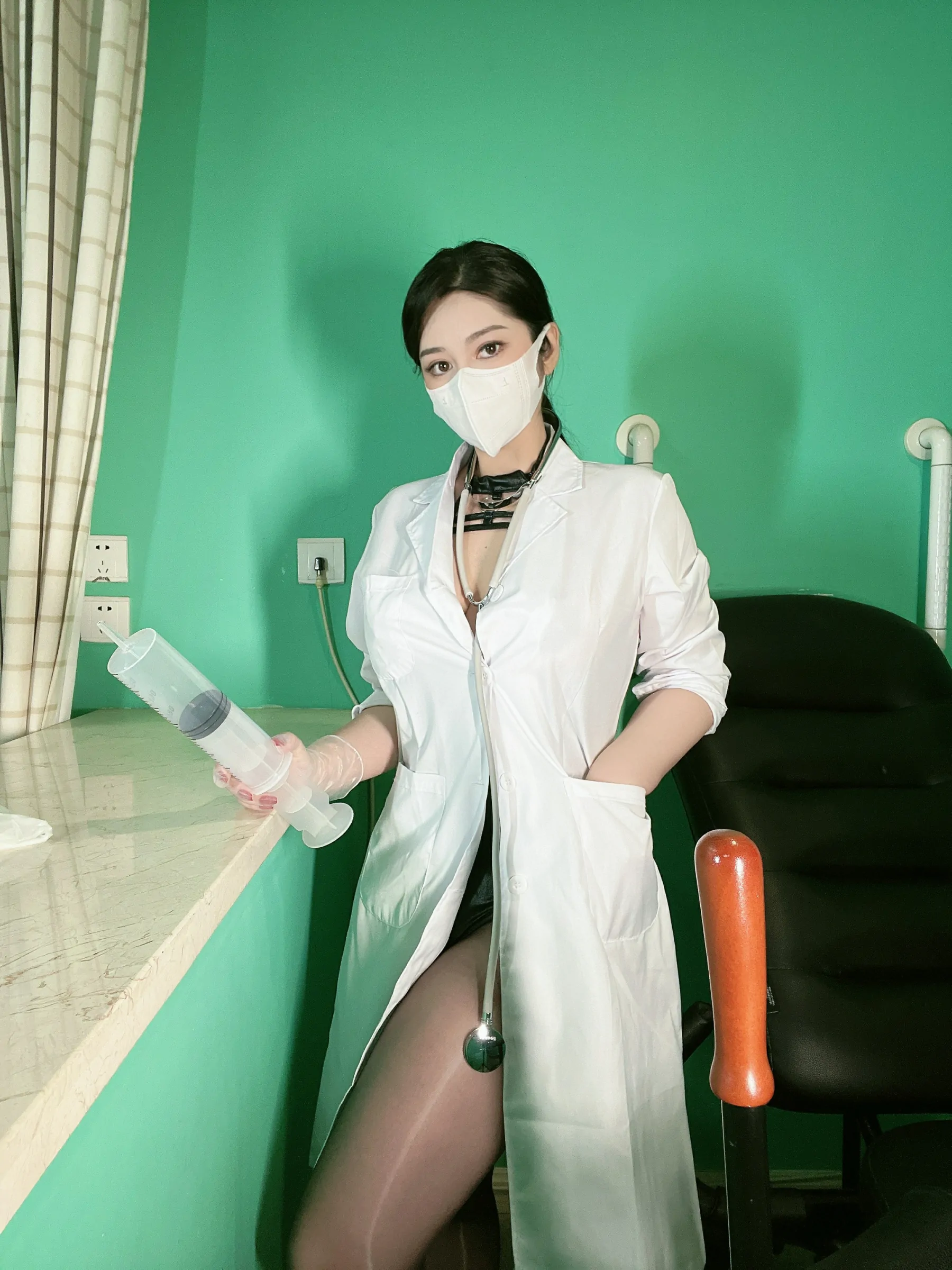 120斤的小王同学 – 医生姐姐 [40P]