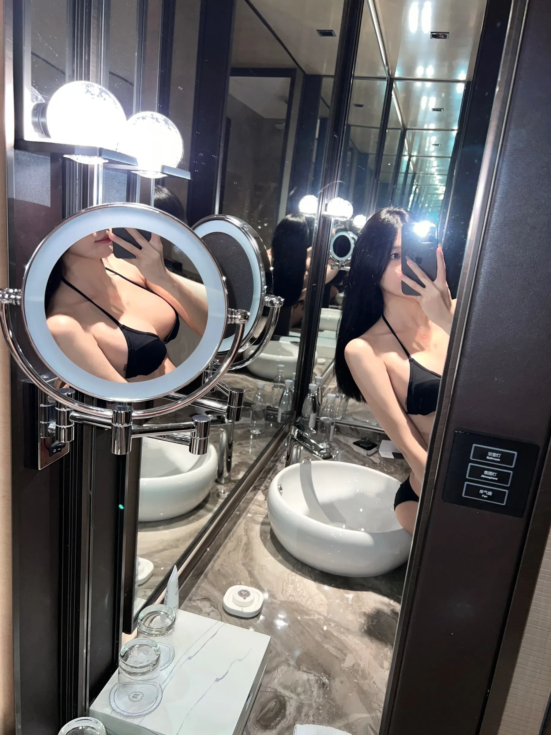 鱼神 – 酒店休息 [12P]