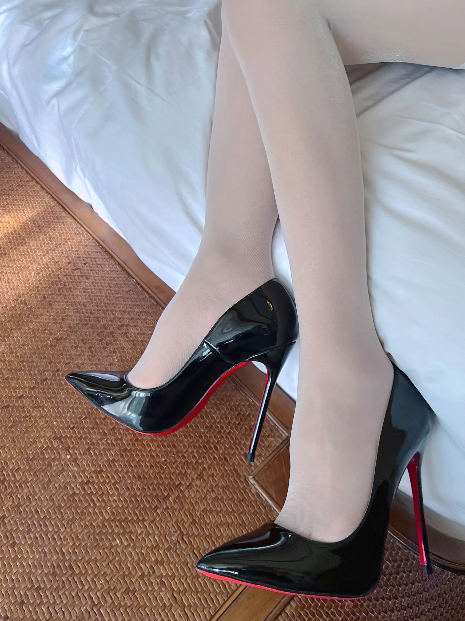 王馨瑶yanni – 微密圈套图修女 [26P]