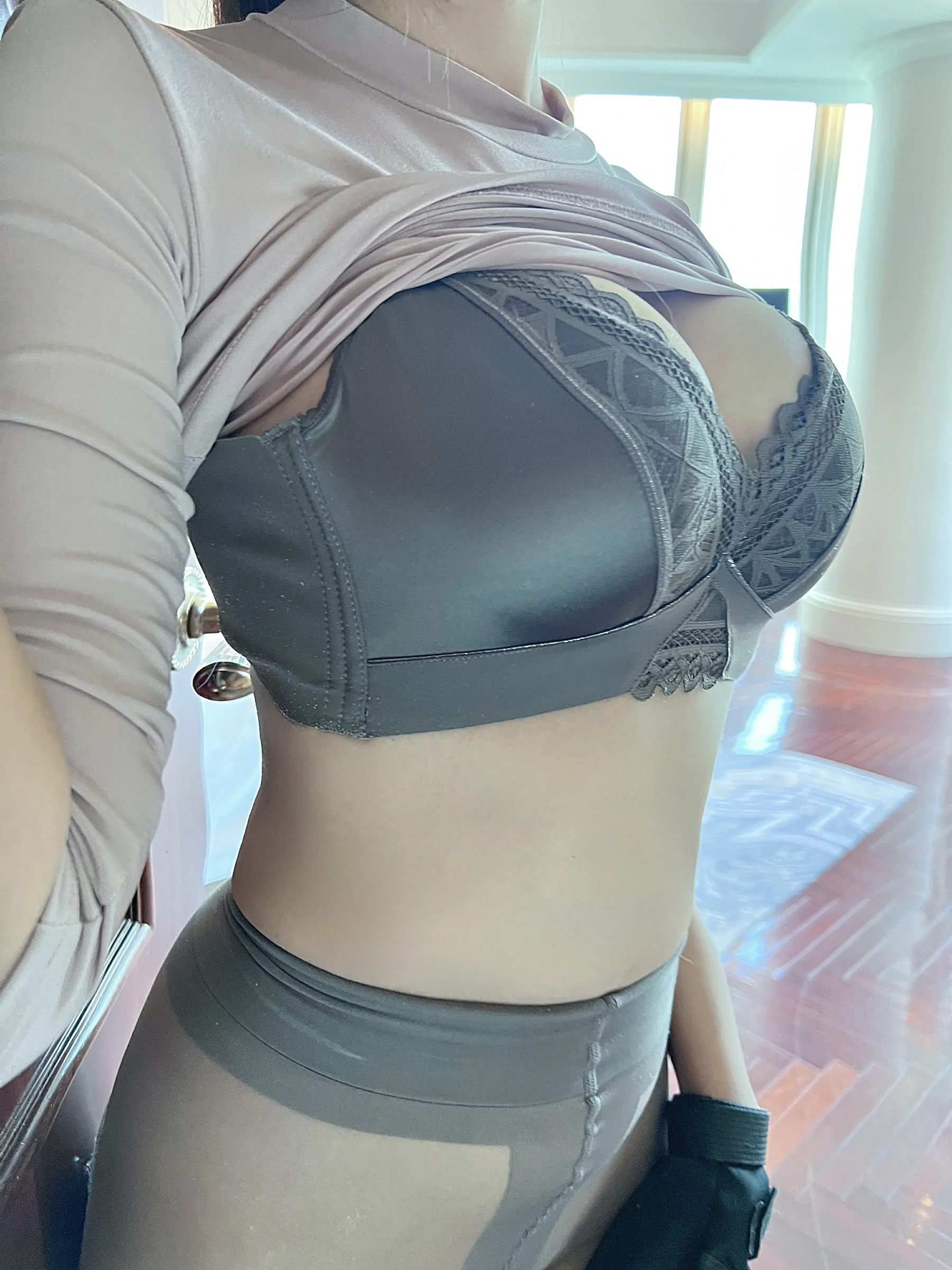 王馨瑶yanni – 微密圈写真灰色紧身牛仔裤 [22P]