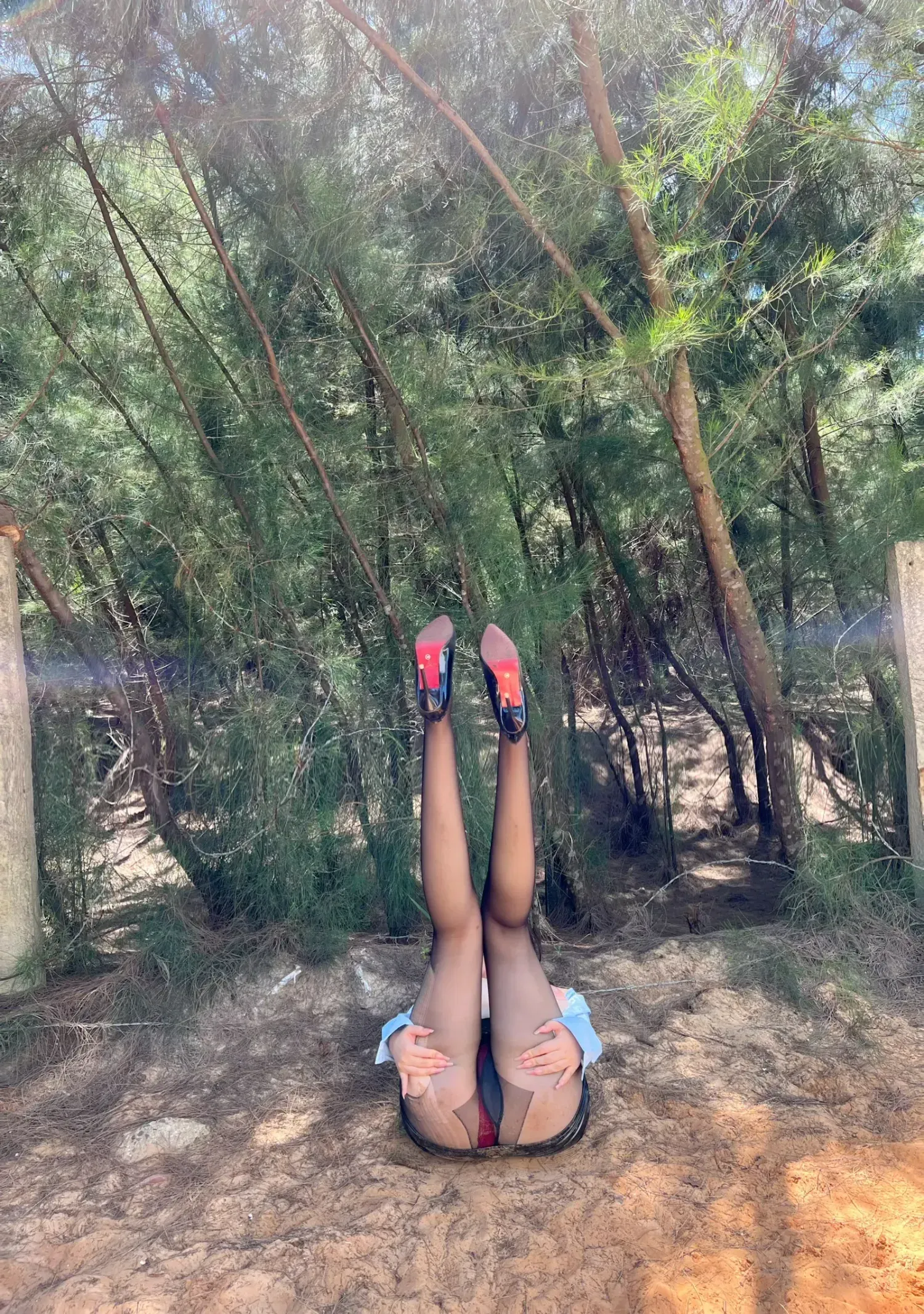 迷人的五姨太 – 户外黑丝 [20P]