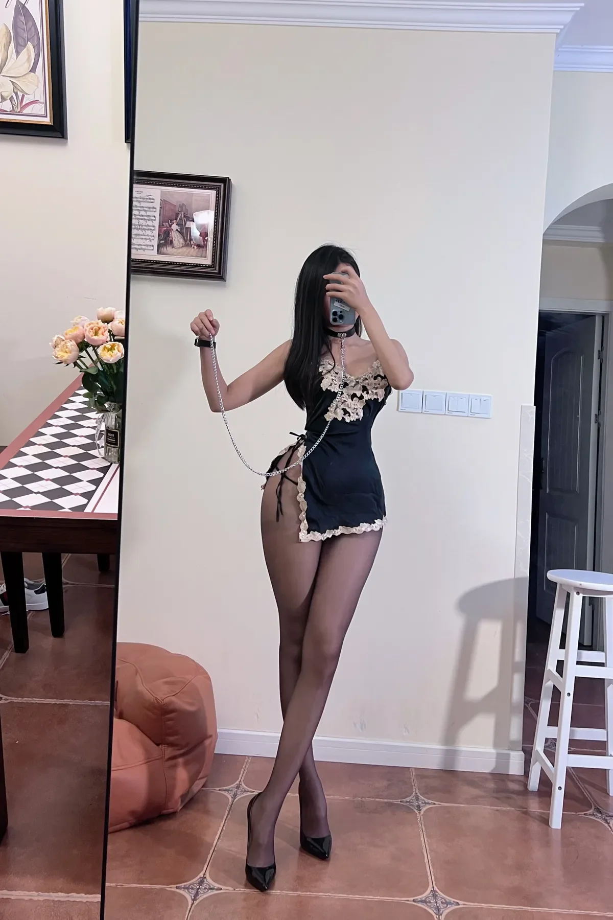 纪念小小v5 – 弄条链链就是反差 [20P]