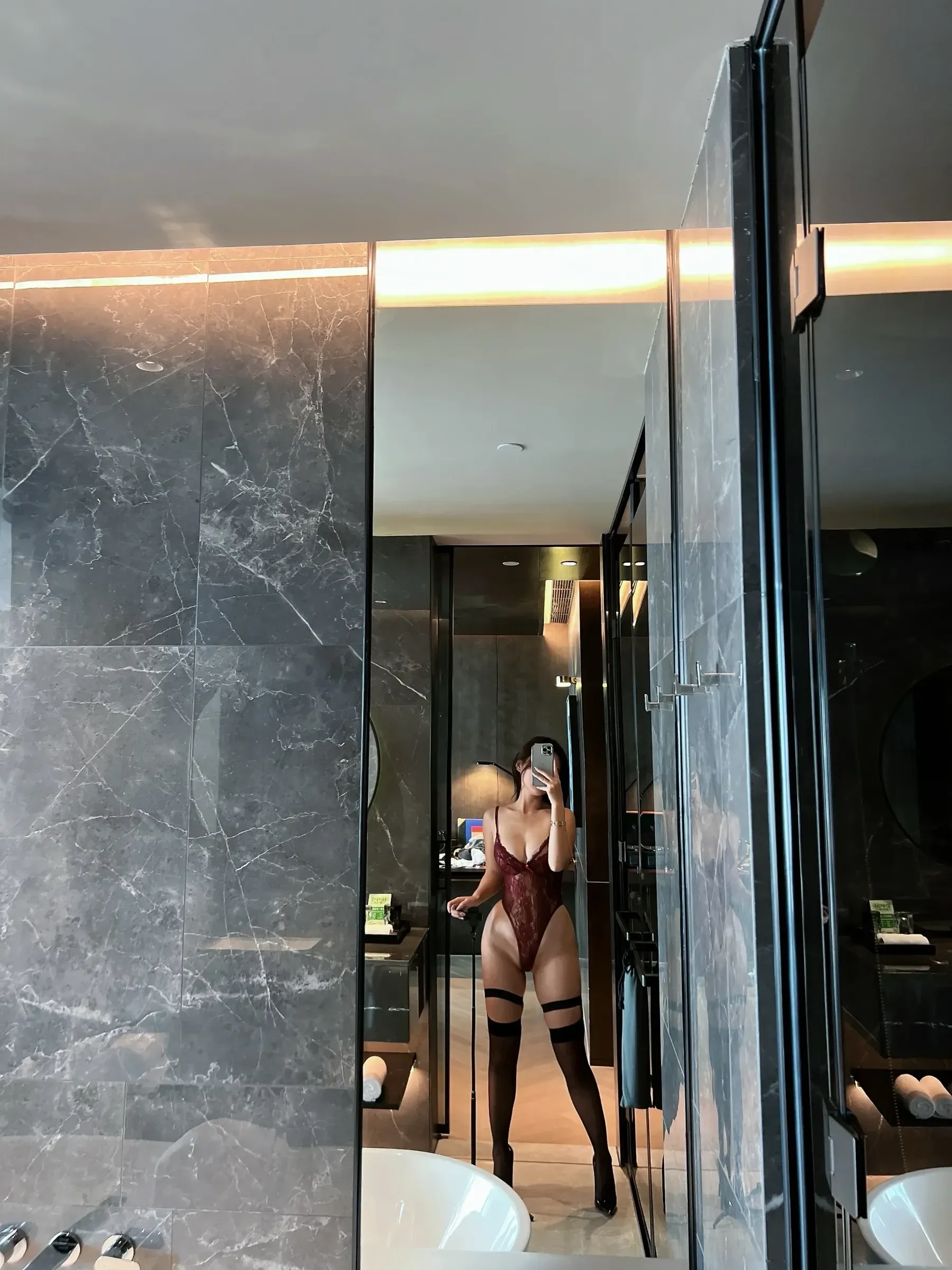 陈大小姐 – 紫色束身衣撩人的很 [79P]