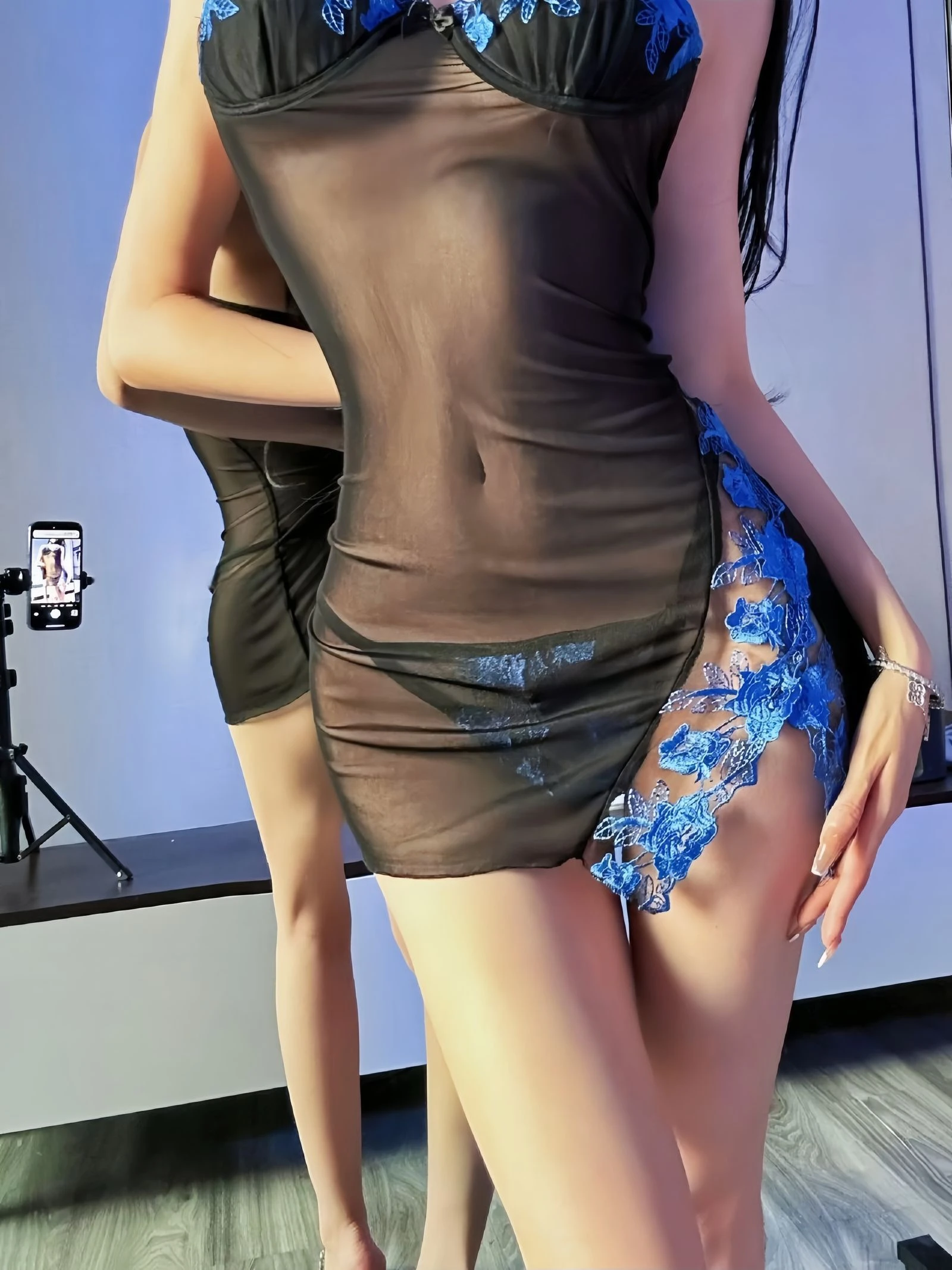 黎允熙 – 黑丝透视性感睡裙 [25P]