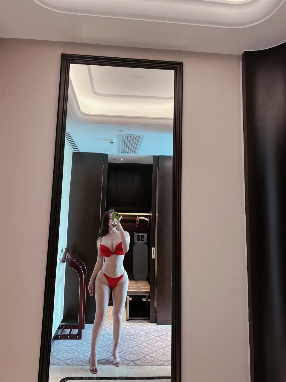 MIYA - 红色风景 [48P]