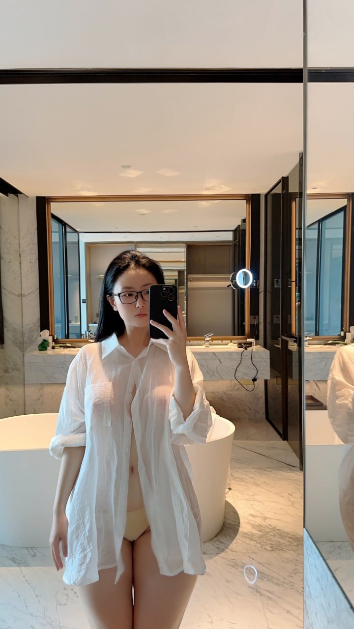 俏妞qiaoniuTT – 男友衬衫 [23P] 插图5