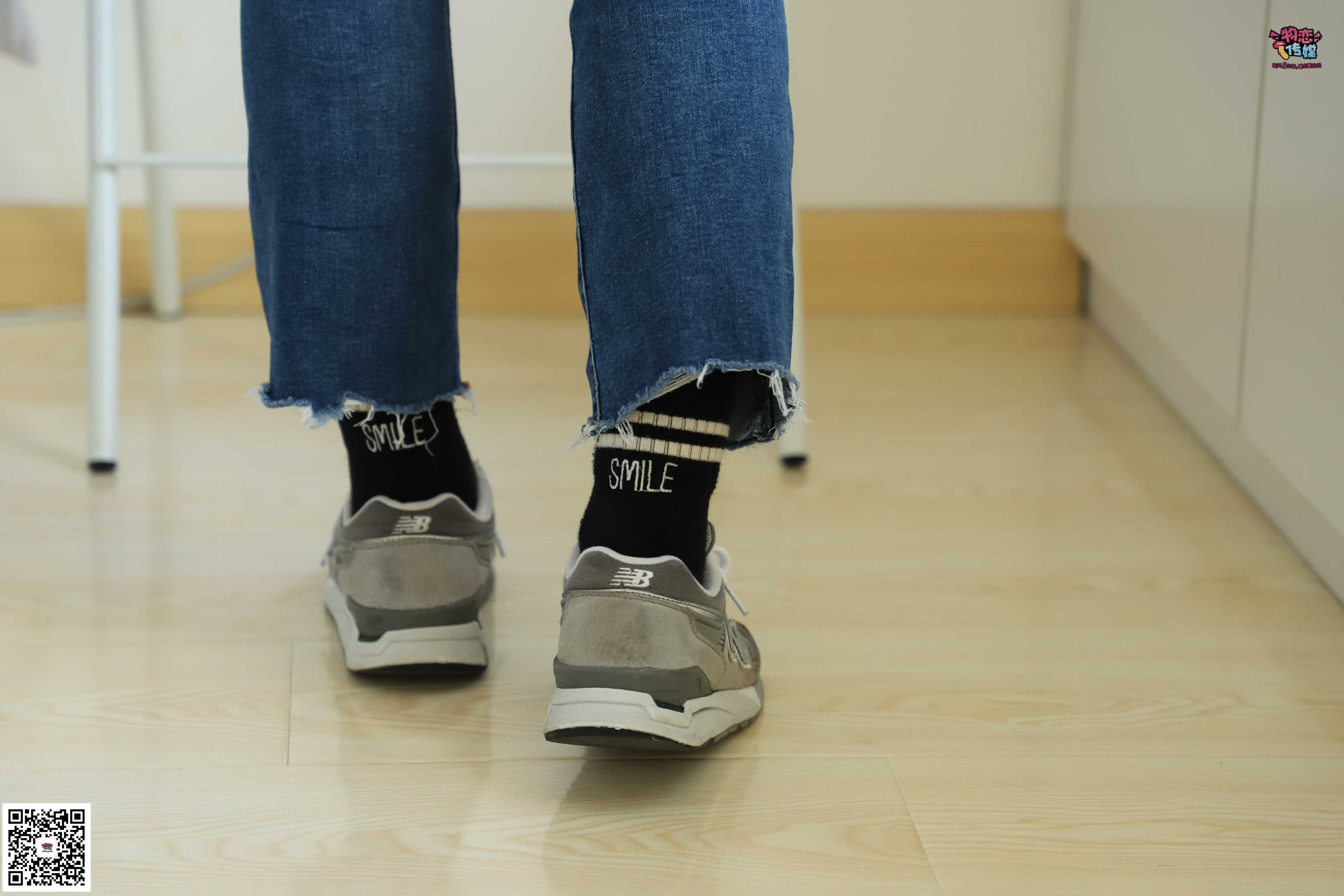 物恋传媒 No.006 可爱的大二小姐姐来啦，H白棉袜加SW哦  [99P+1.07GB]