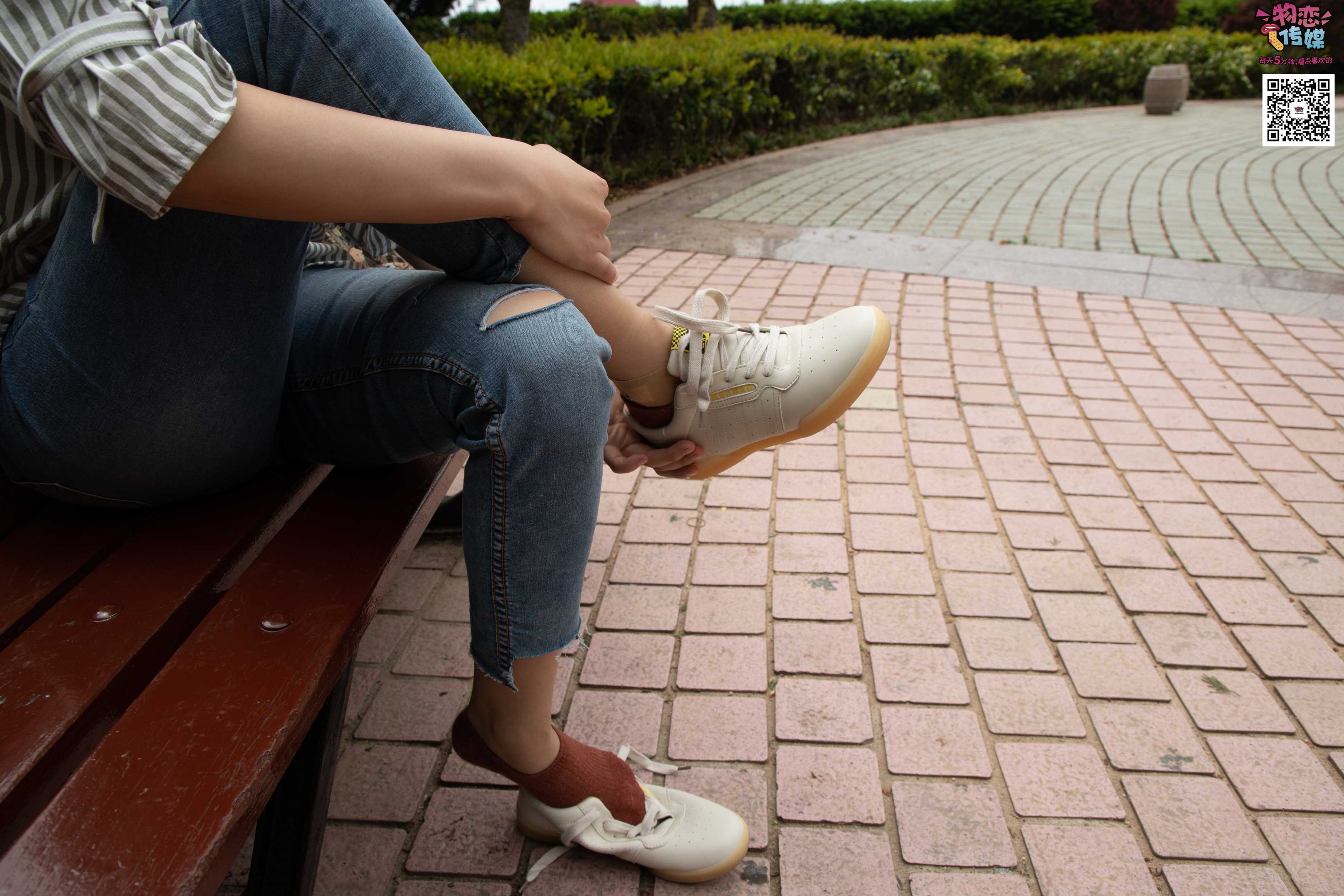 物恋传媒 No.014 高冷风格的大一小姐姐哦,小白鞋搭配粉色船袜  [237P+1V1.41GB]